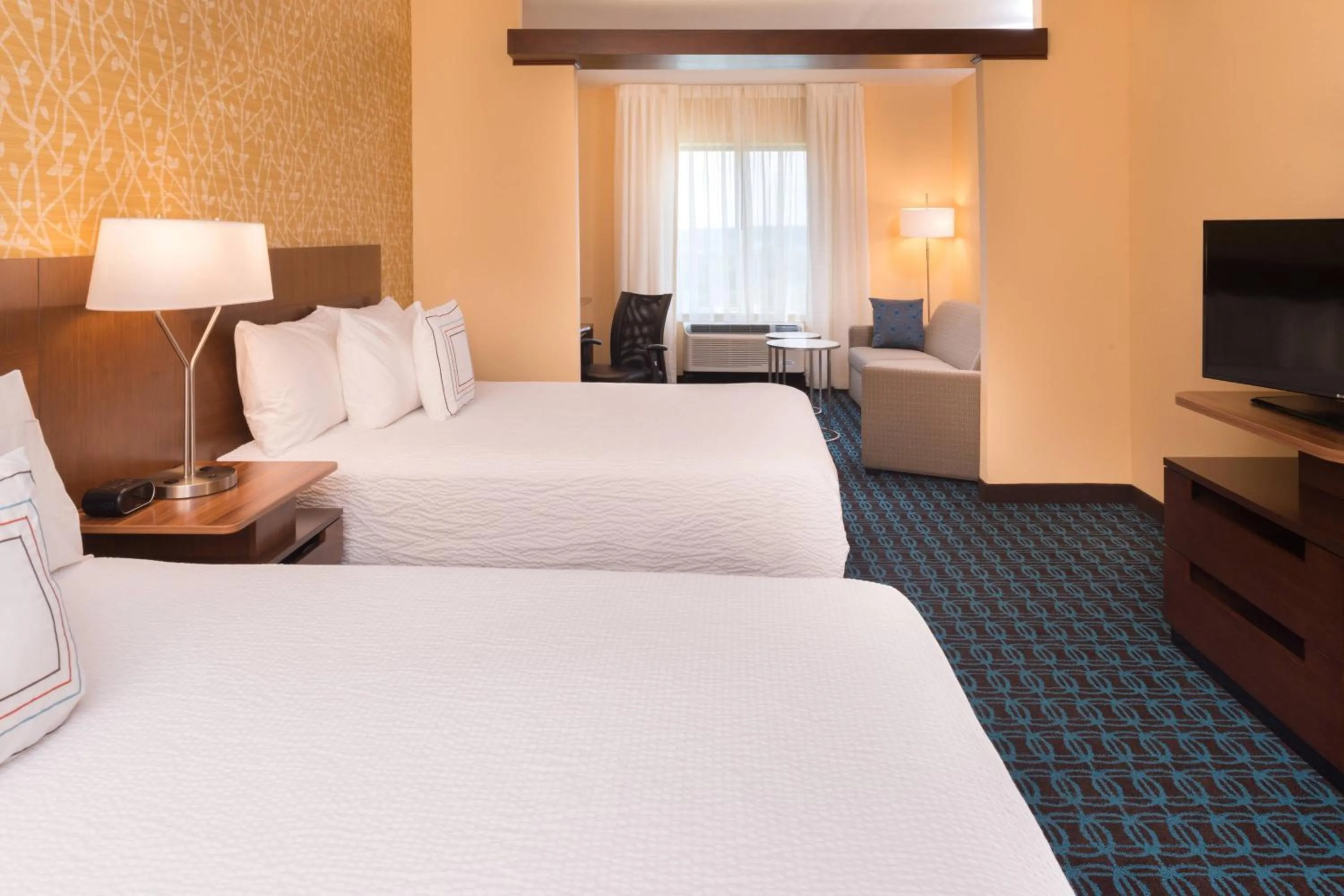 Photo of the whole room, Bed in Fairfield Inn & Suites by Marriott Huntington