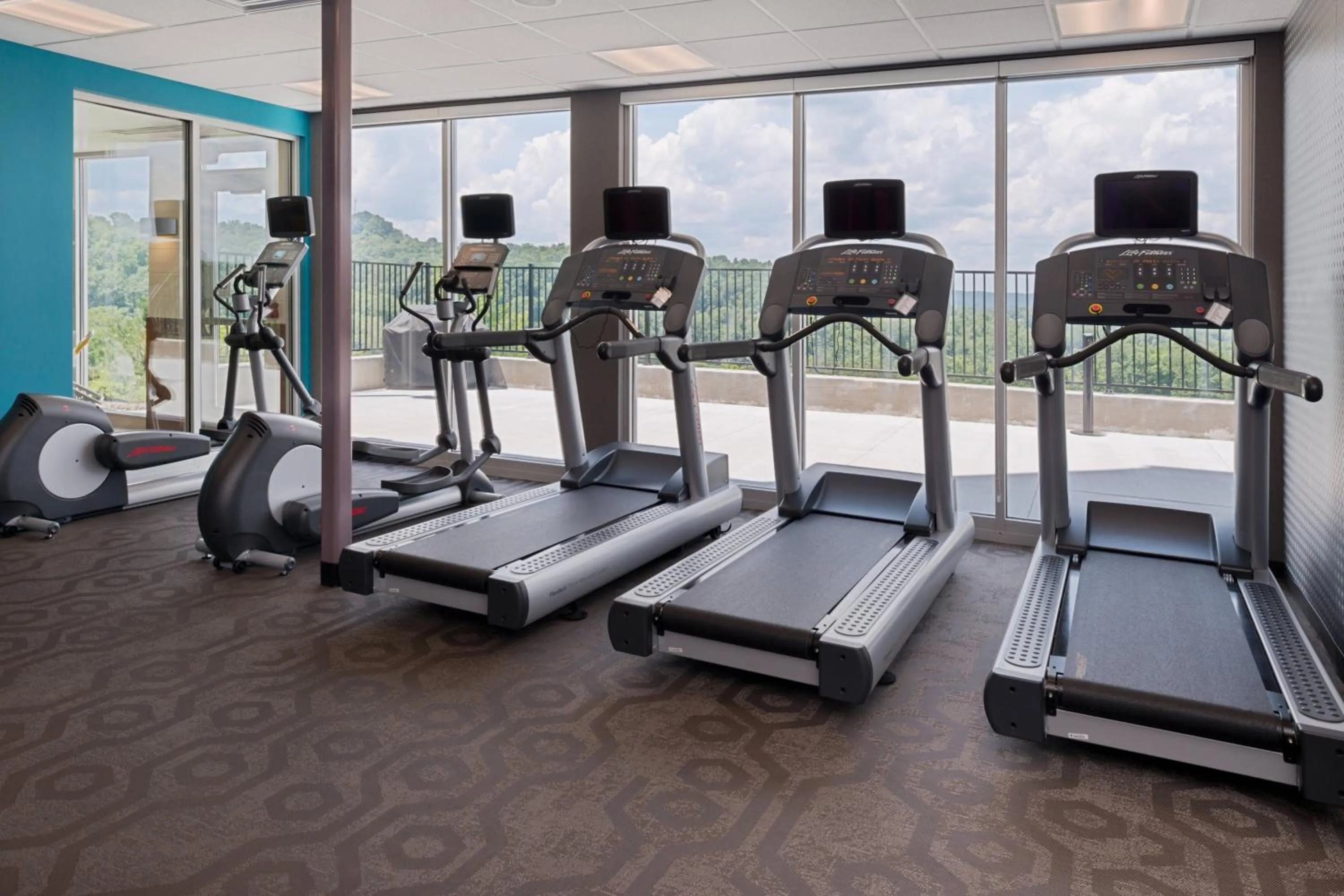 Fitness centre/facilities in Fairfield Inn & Suites by Marriott Huntington