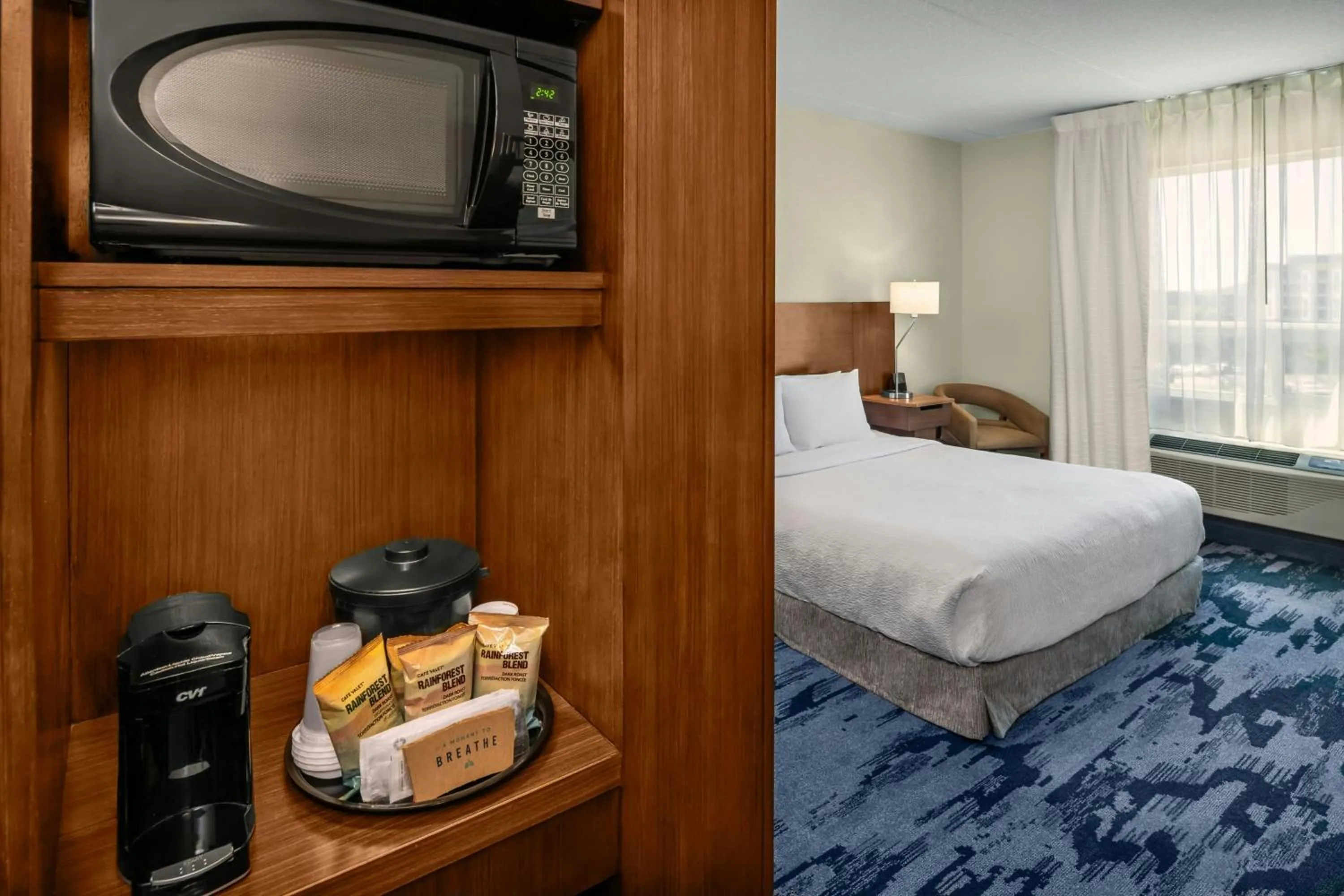 Photo of the whole room, Bed in Fairfield Inn & Suites by Marriott Edmonton North