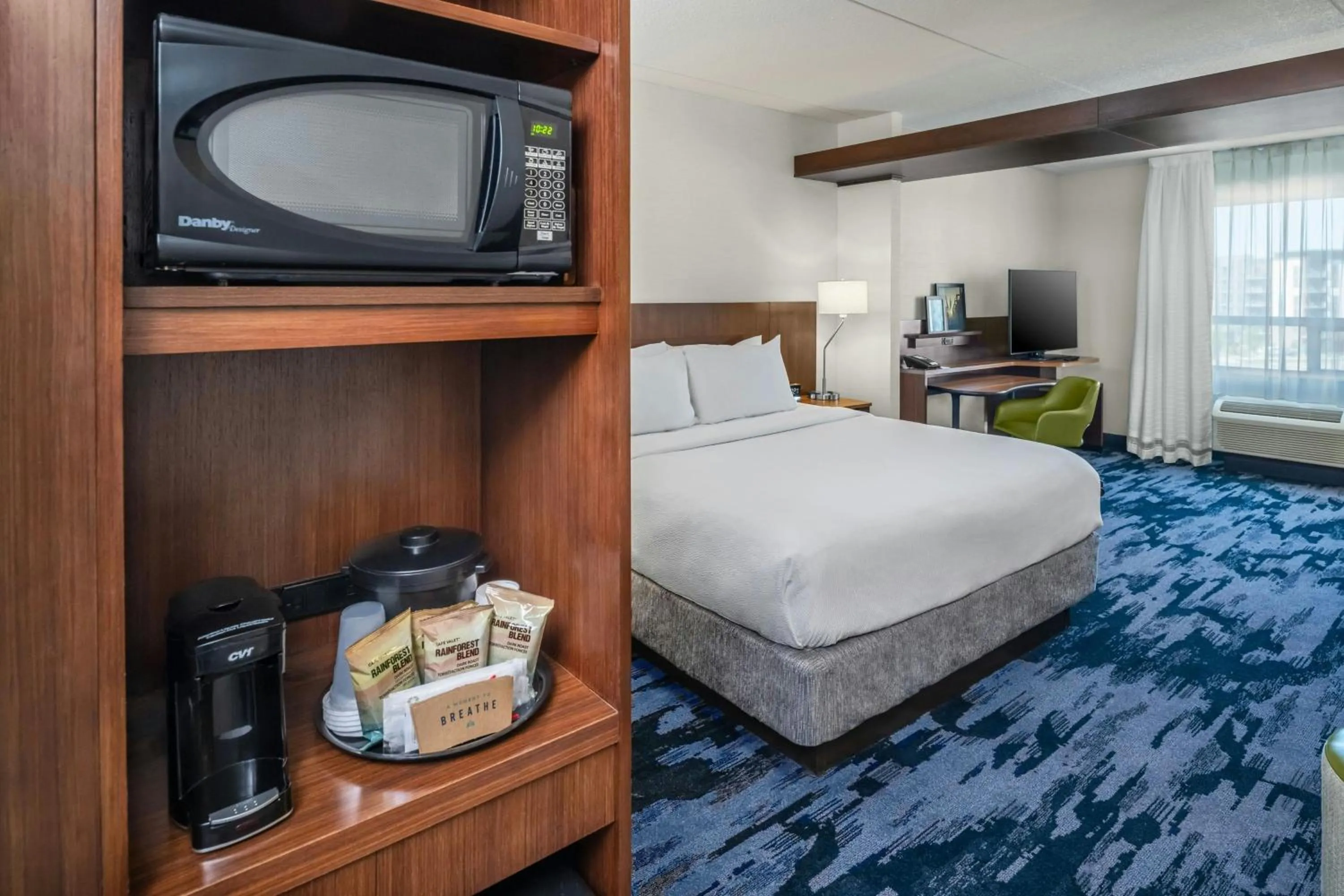 Photo of the whole room, Bed in Fairfield Inn & Suites by Marriott Edmonton North