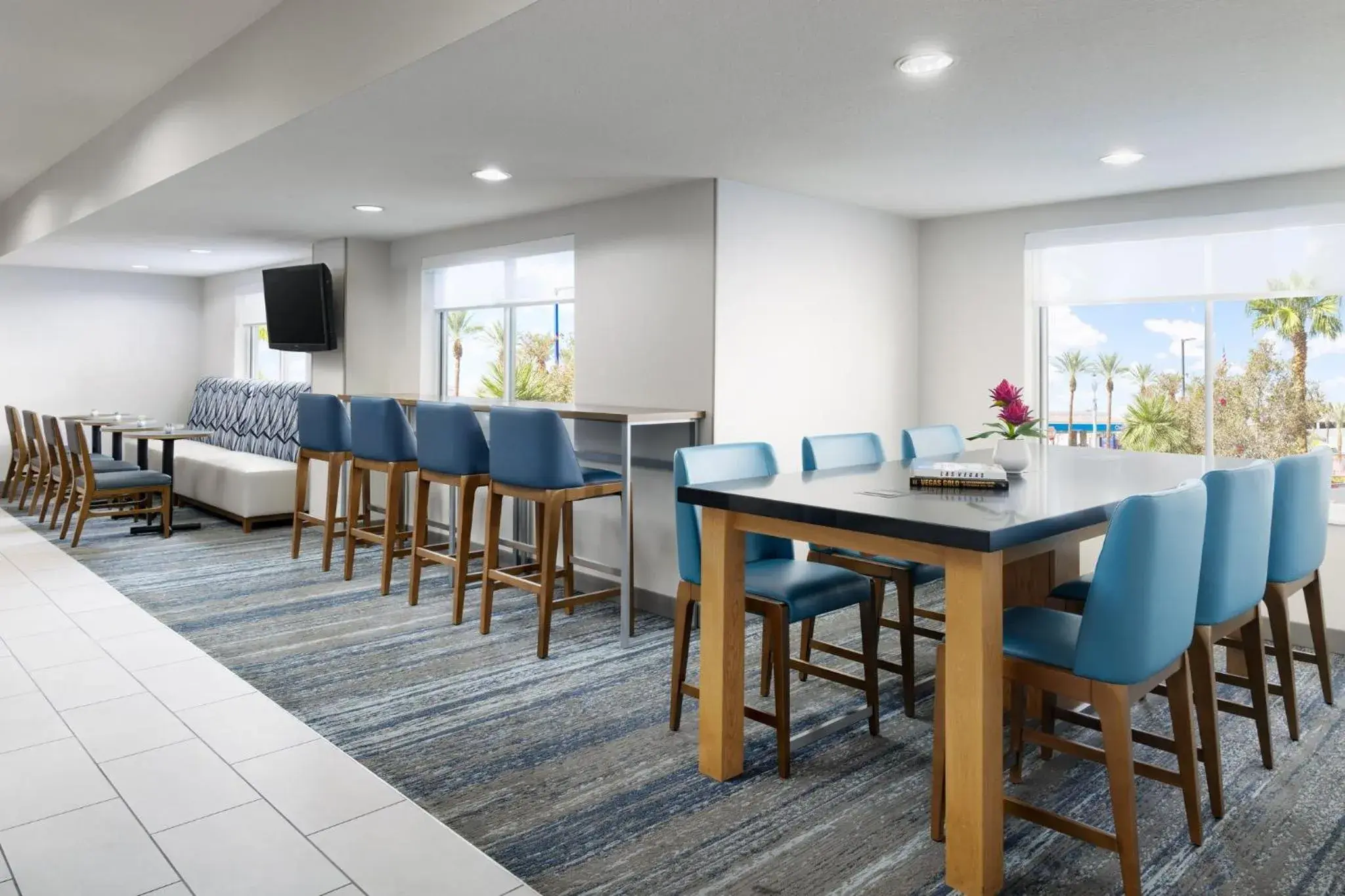 Property building in Holiday Inn Express Las Vegas Stadium Area by IHG Property building in Holiday Inn Express Las Vegas Stadium Area by IHG