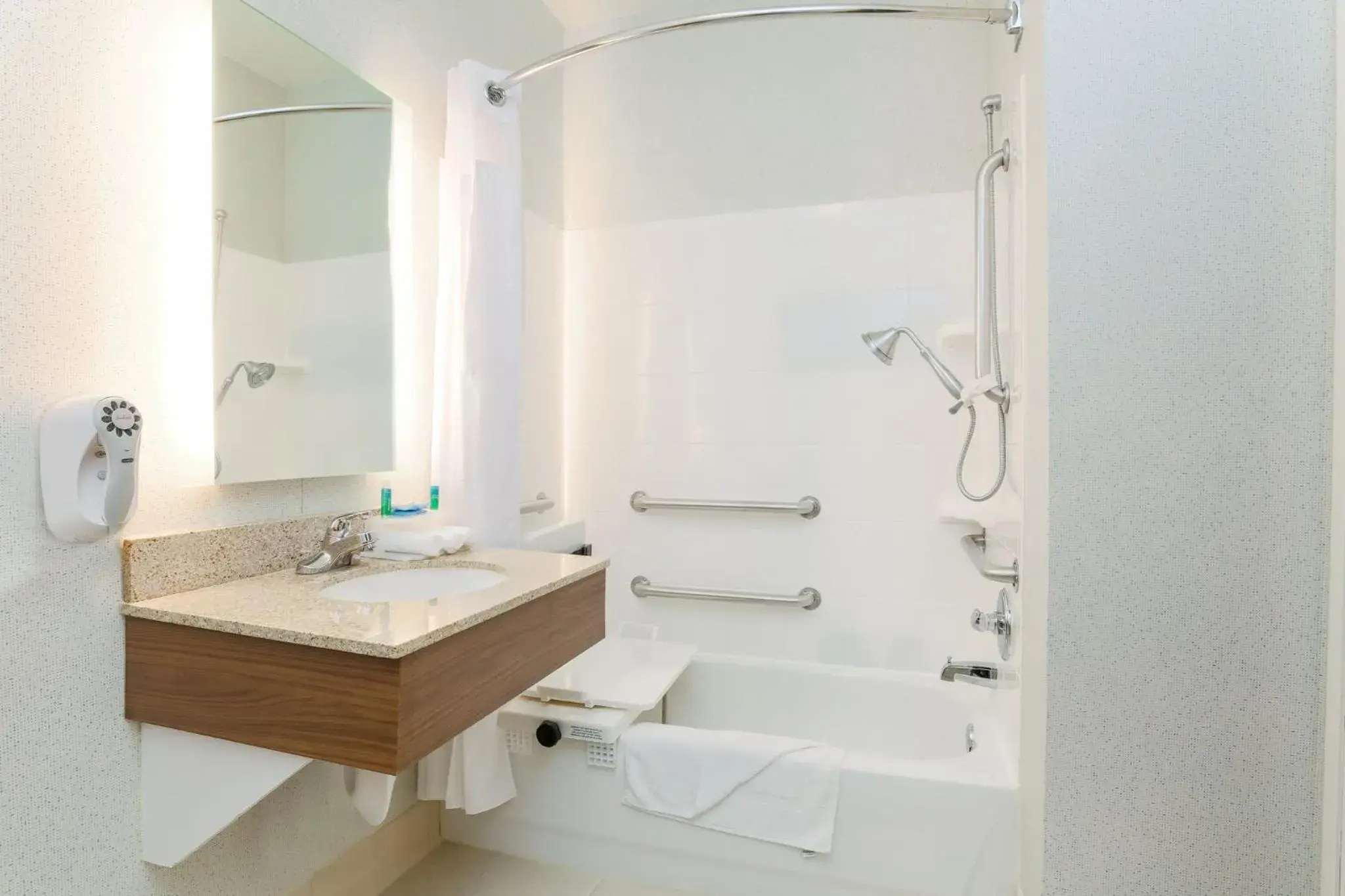 Bathroom in Holiday Inn Express Las Vegas Stadium Area by IHG Bathroom in Holiday Inn Express Las Vegas Stadium Area by IHG