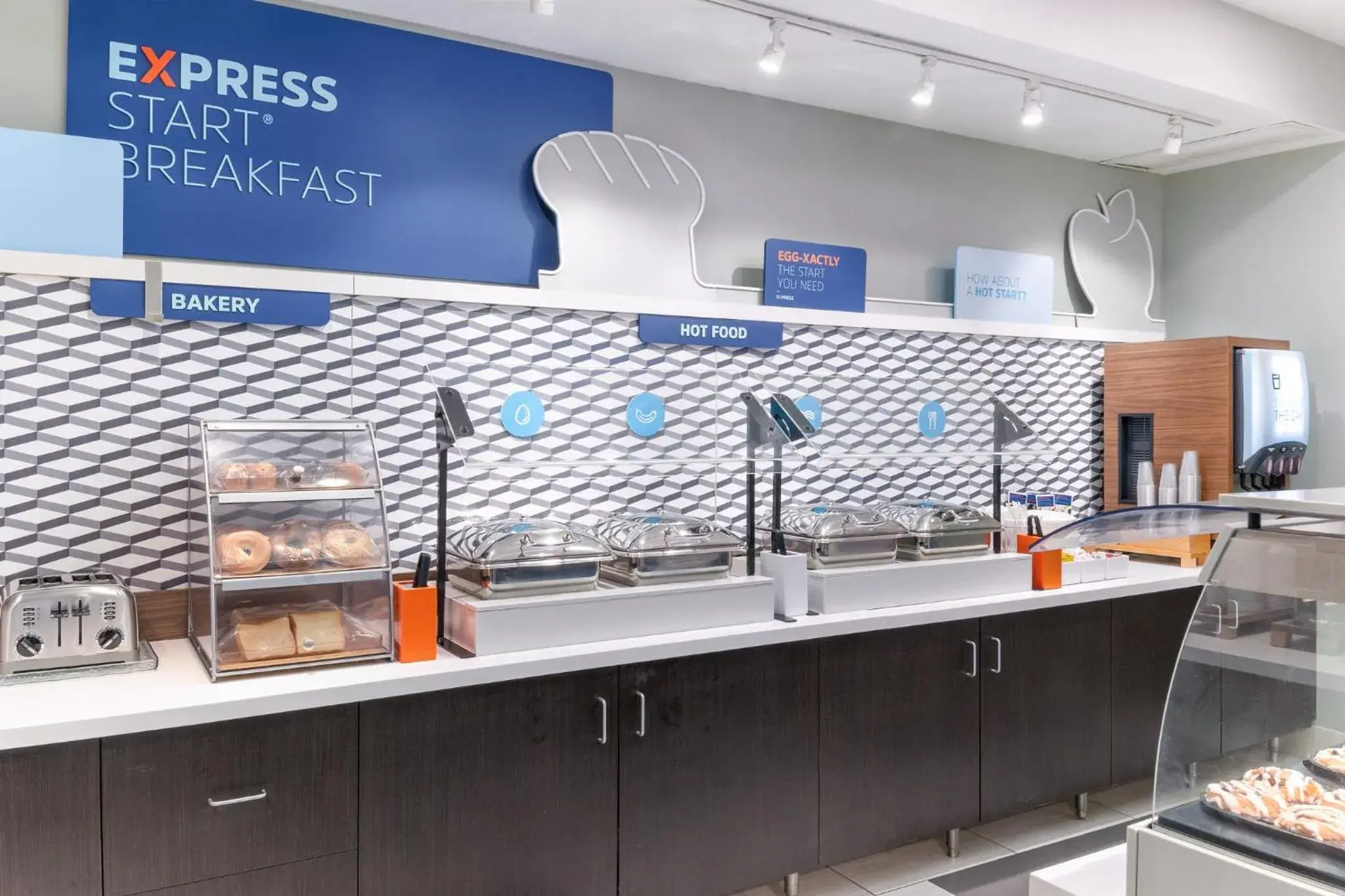 Breakfast in Holiday Inn Express & Suites Las Vegas SW Springvalley by IHG Breakfast in Holiday Inn Express & Suites Las Vegas SW Springvalley by IHG