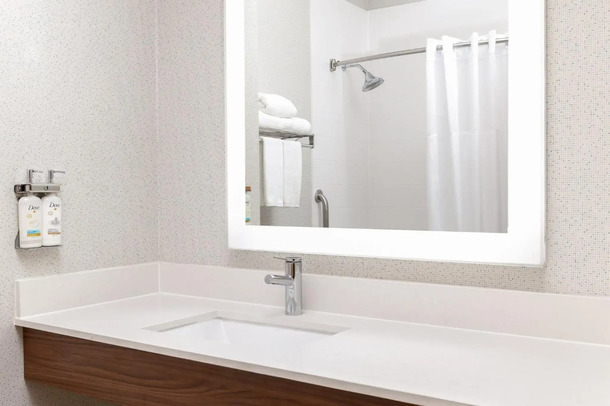 Suite with Two Queen Beds in Holiday Inn Express & Suites Las Vegas SW Springvalley by IHG Suite with Two Queen Beds in Holiday Inn Express & Suites Las Vegas SW Springvalley by IHG