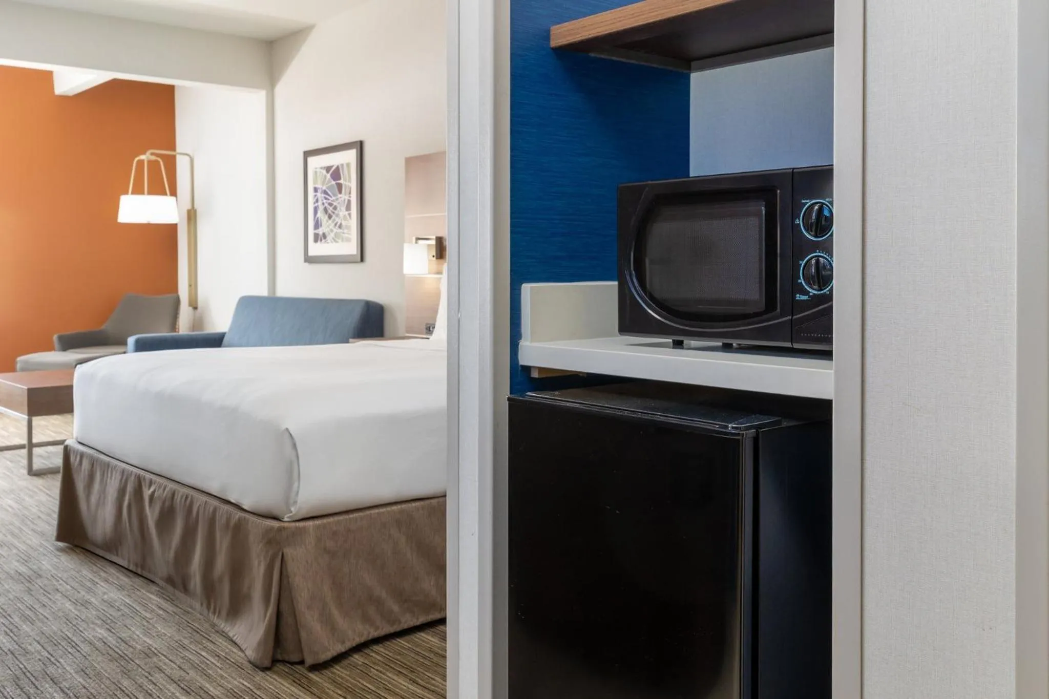 Photo of the whole room, Bed in Holiday Inn Express & Suites Las Vegas SW Springvalley by IHG