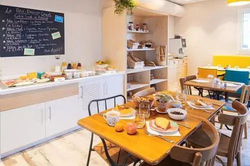 Continental breakfast in greet Hotel Nancy Sud Continental breakfast in greet Hotel Nancy Sud