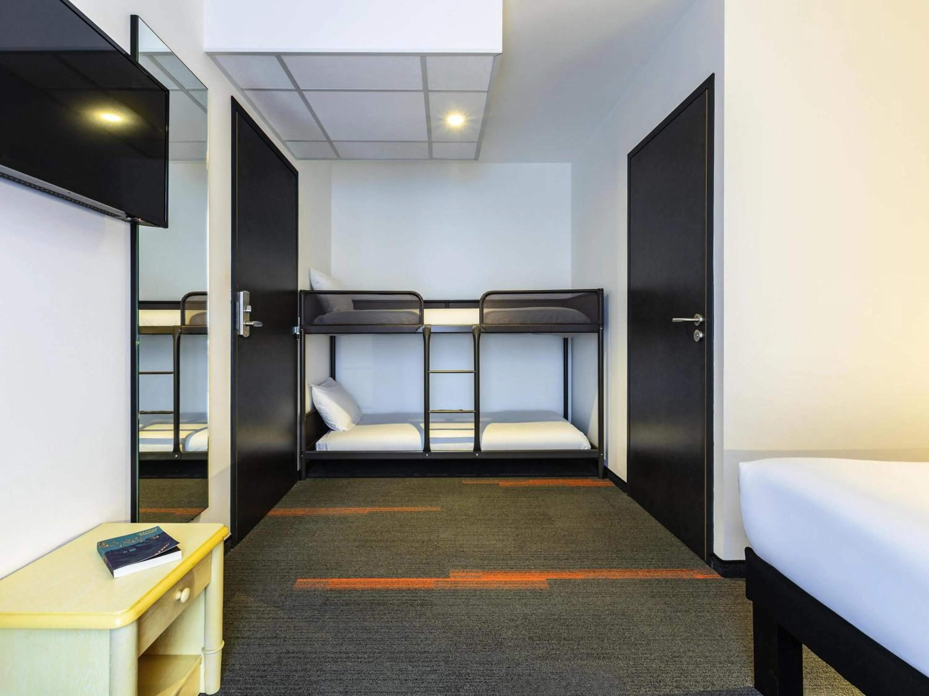 Bedroom, Bed in greet Hotel Nancy Sud