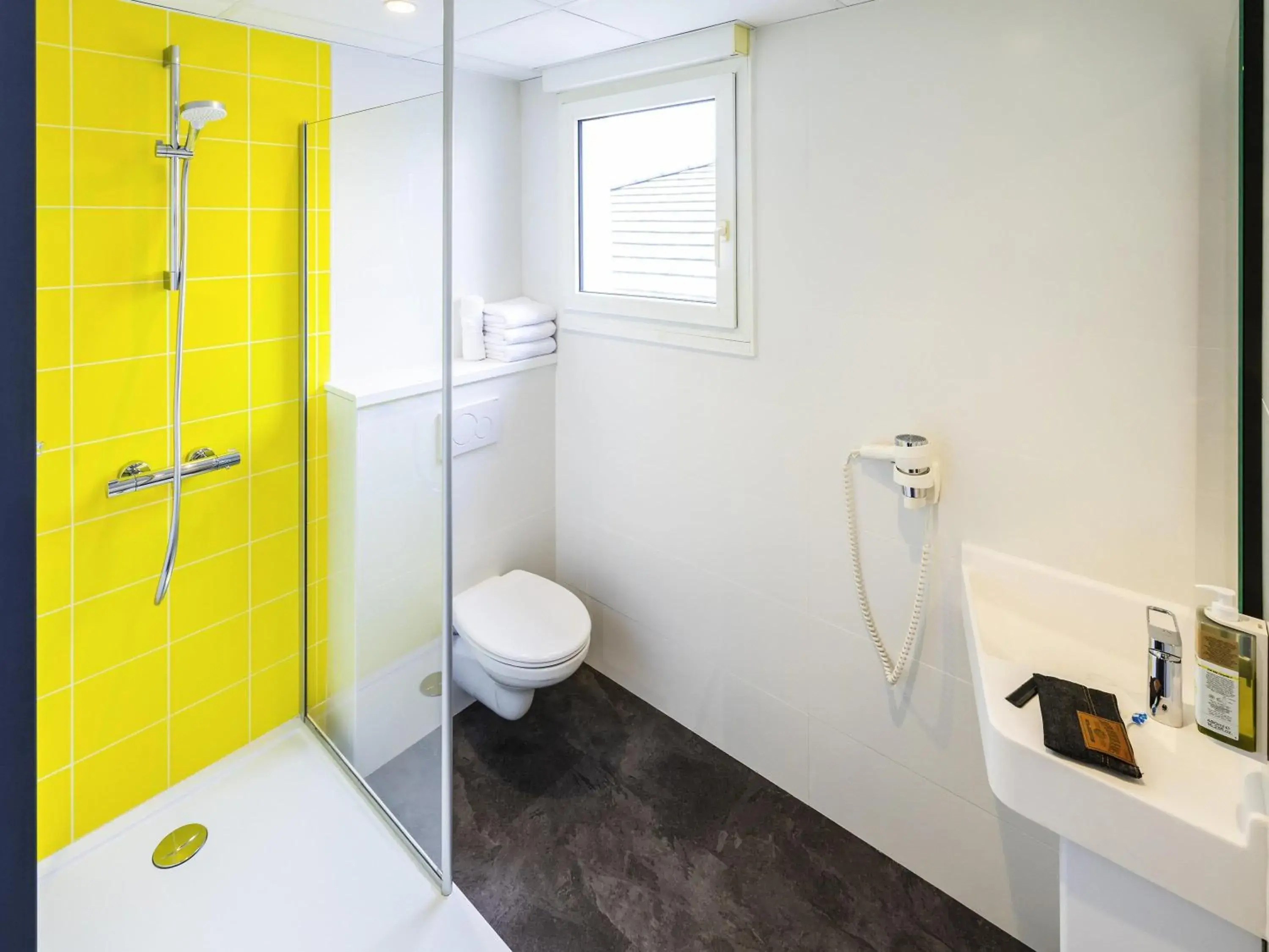 Bedroom in greet Hotel Nancy Sud Bedroom in greet Hotel Nancy Sud