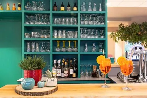 Lounge or bar in greet Hotel Nancy Sud