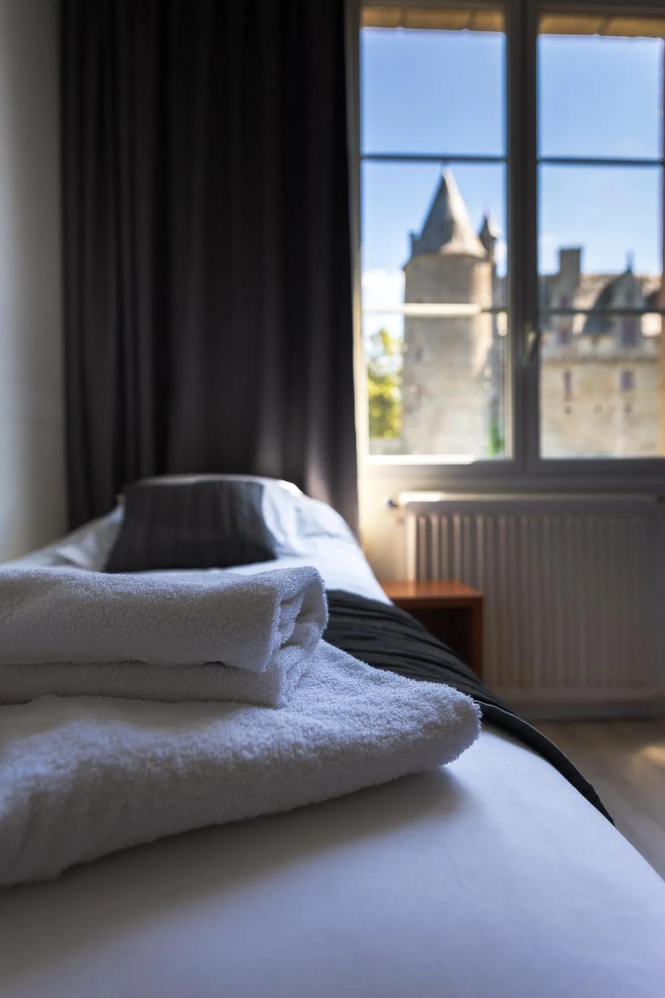 Bedroom, Bed in Hôtel Restaurant Du Château