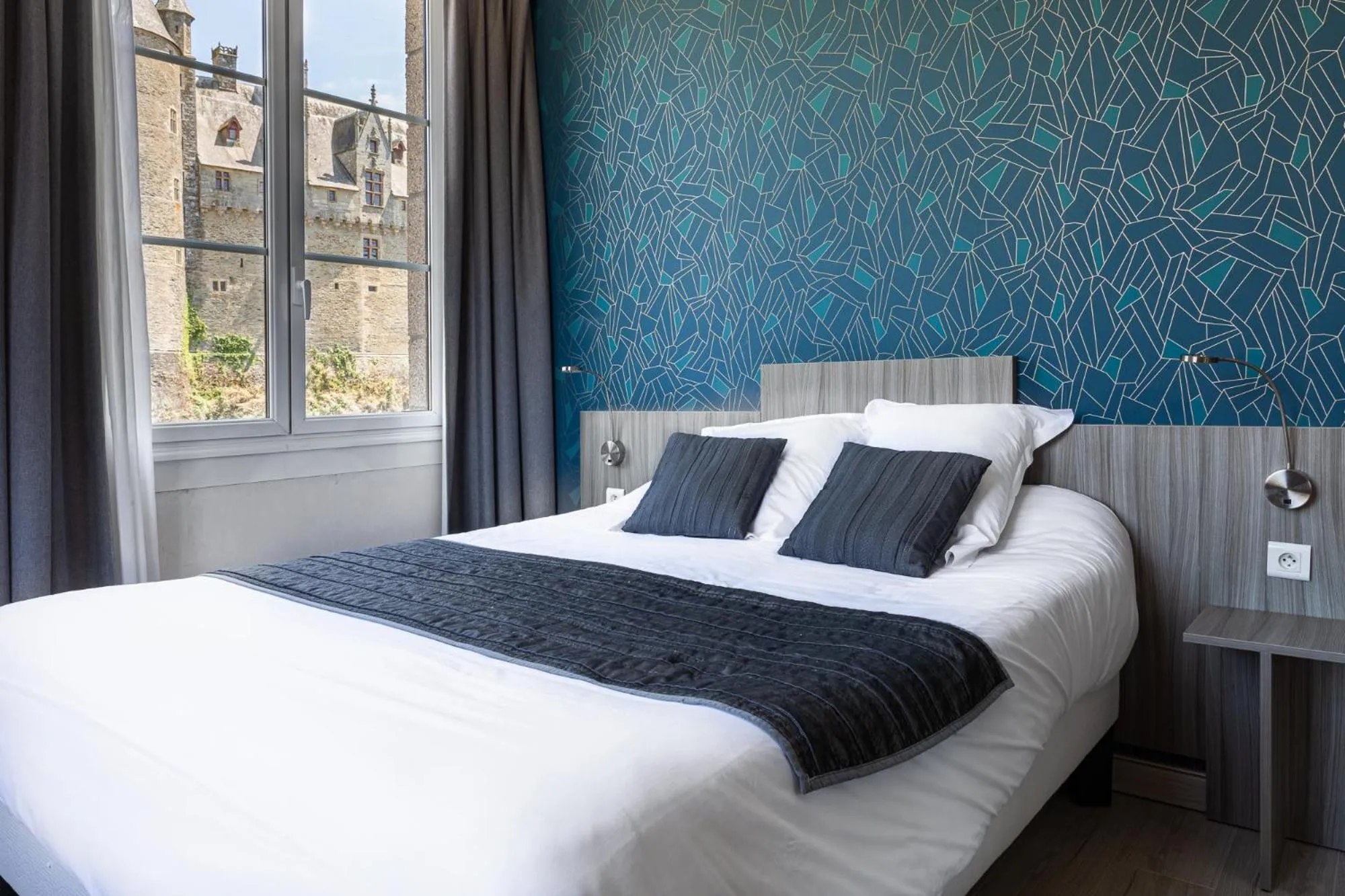 Bedroom, Bed in Hôtel Restaurant Du Château