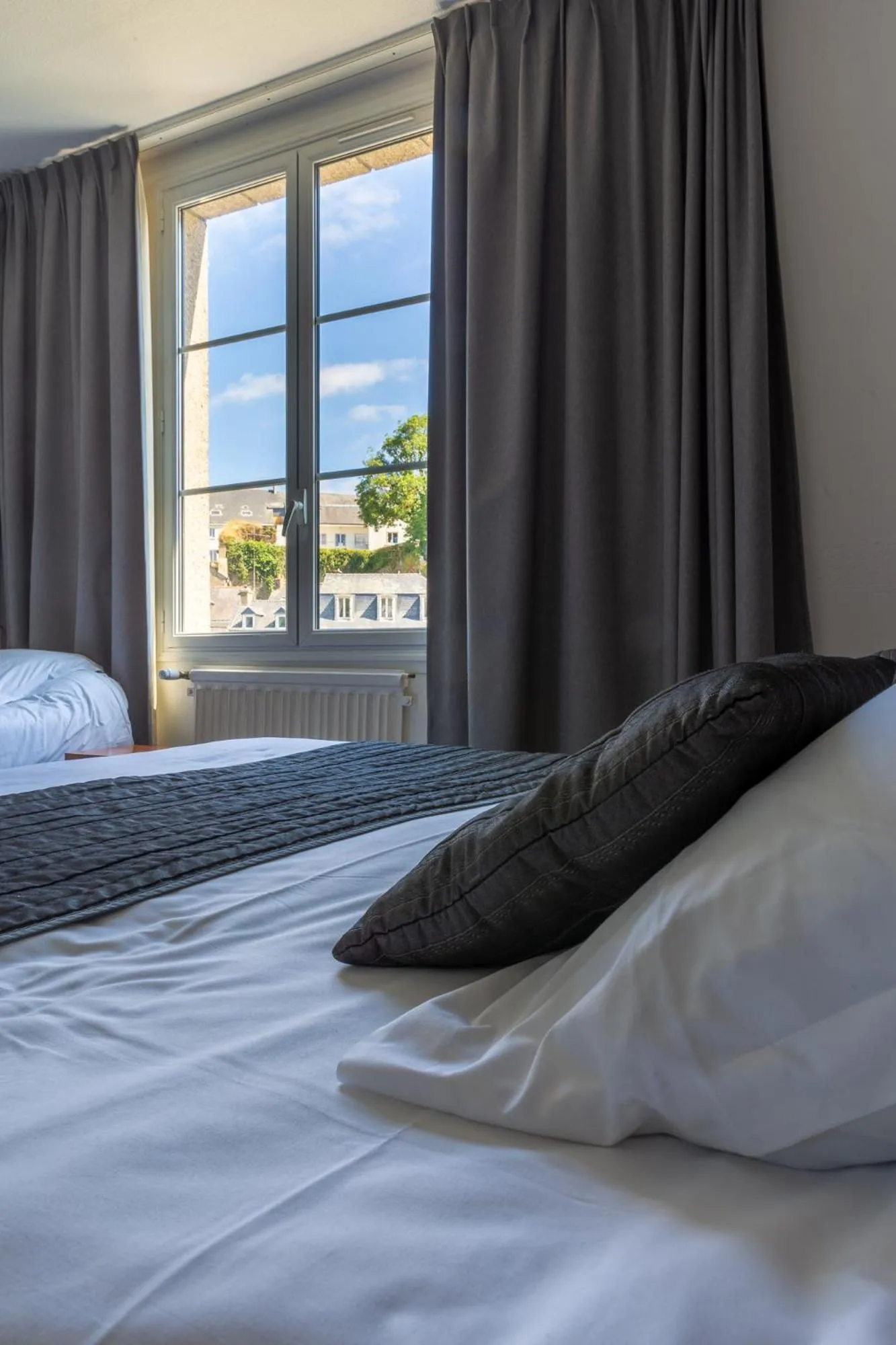 Bedroom, Bed in Hôtel Restaurant Du Château