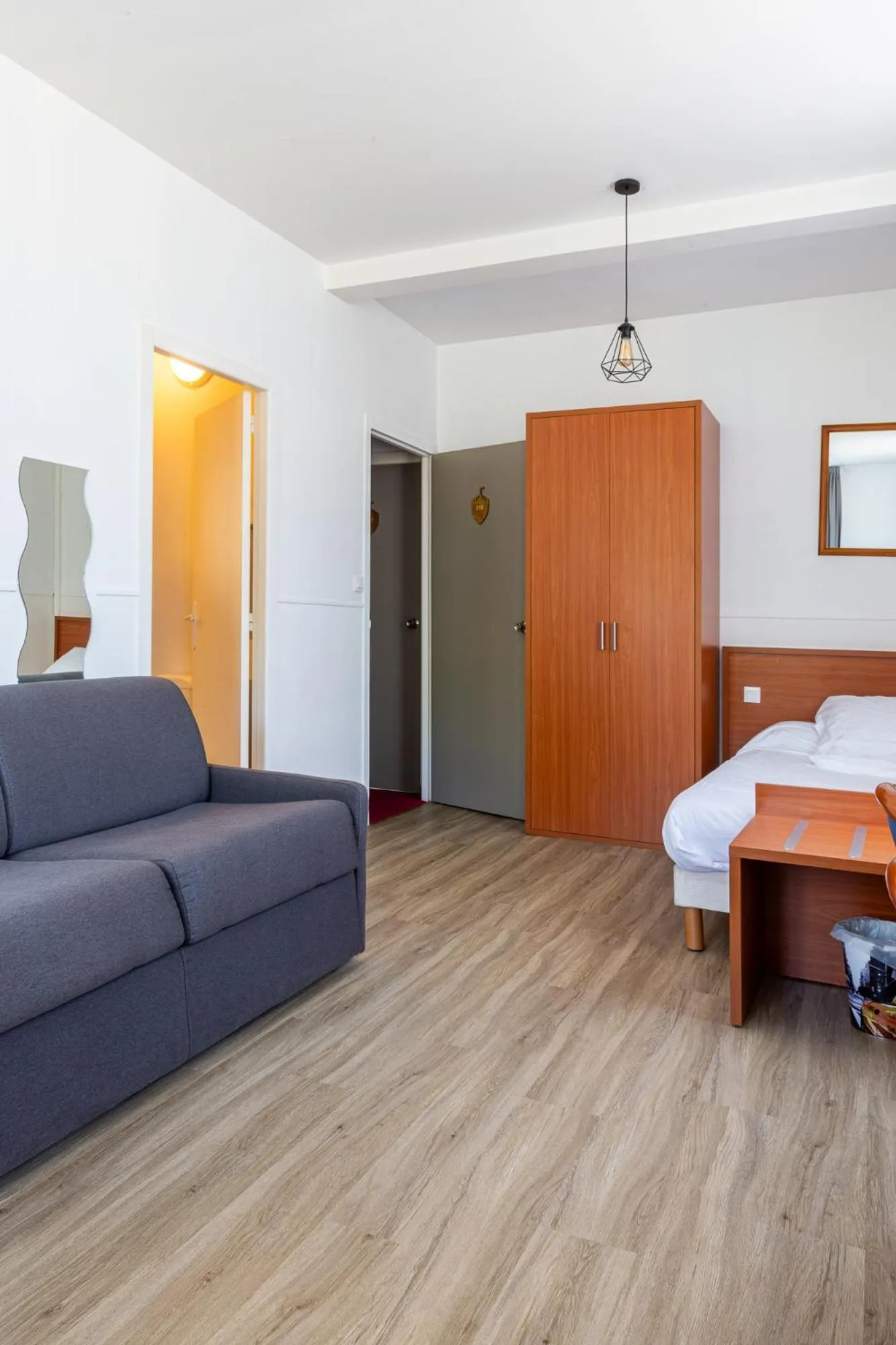 Bedroom, Bed in Hôtel Restaurant Du Château