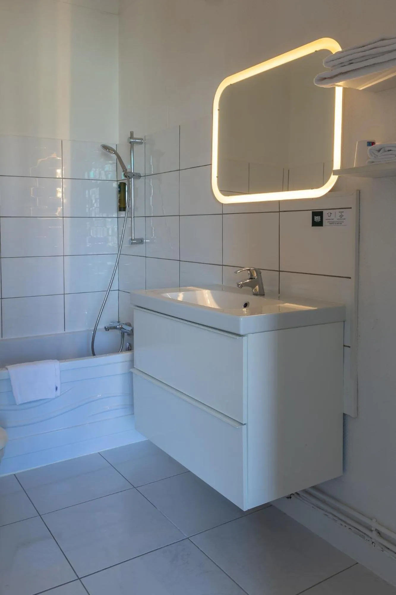 Bathroom in Hôtel Restaurant Du Château