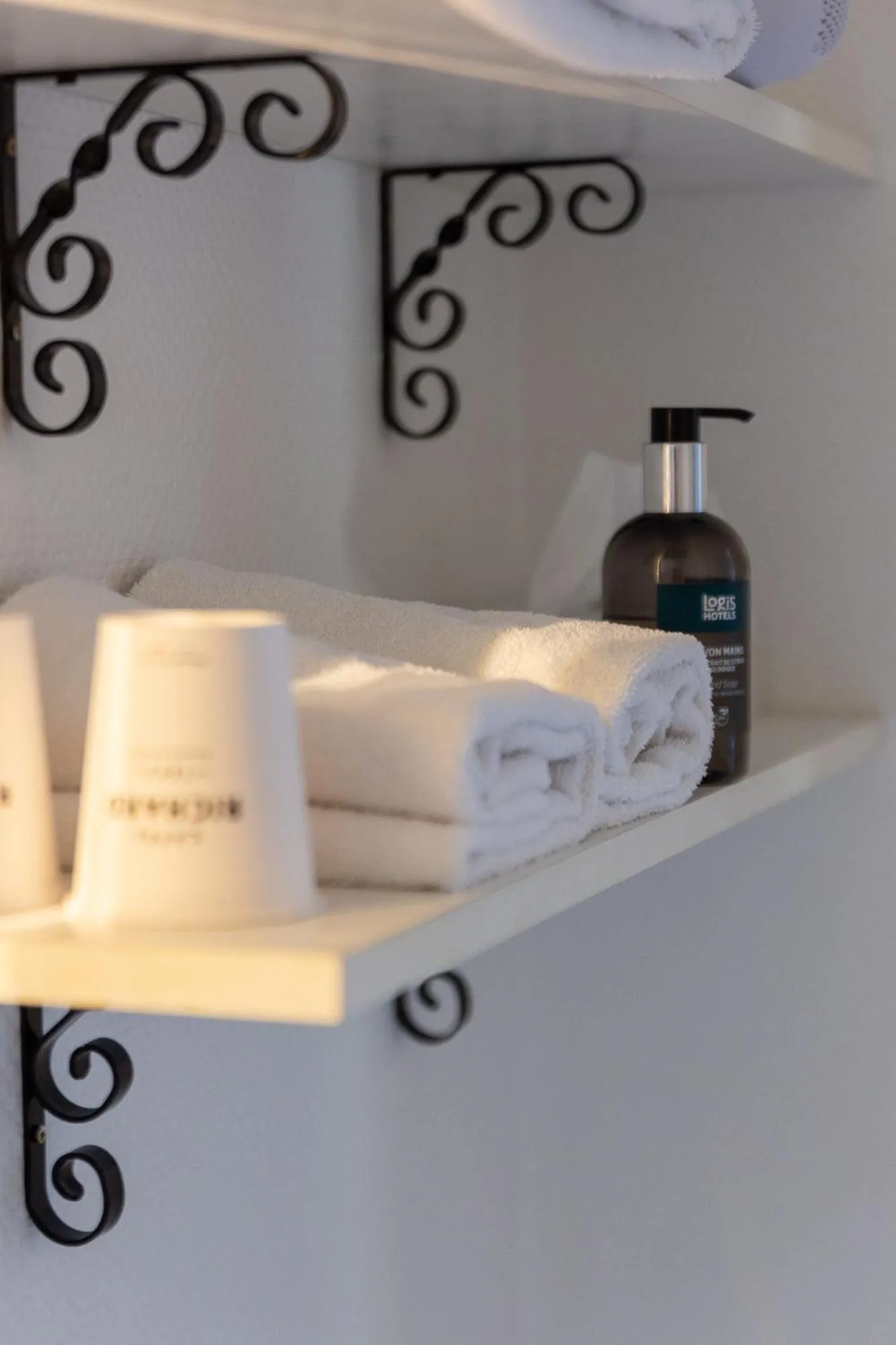 Bedroom in Hôtel Restaurant Du Château