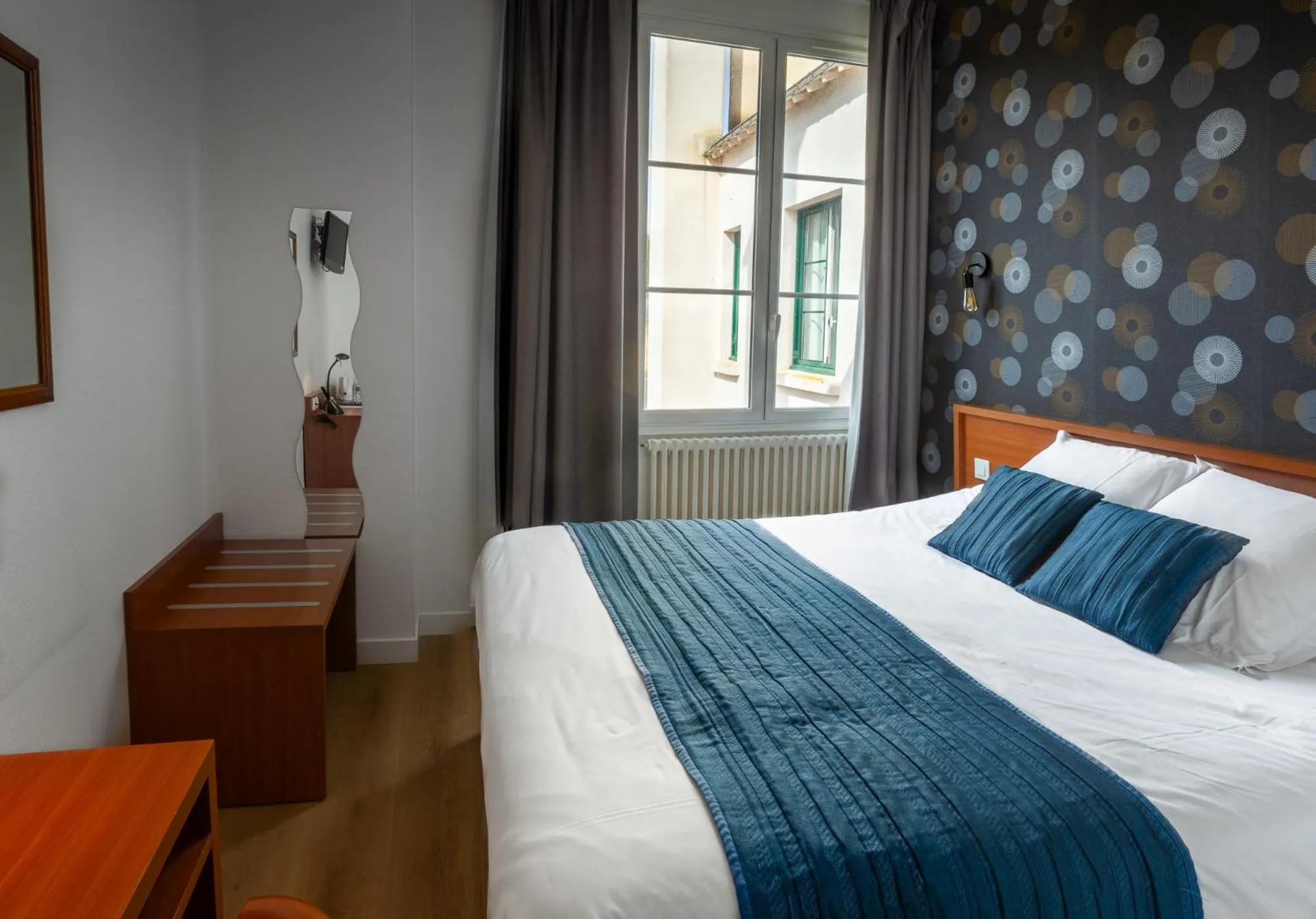 View (from property/room), Bed in Hôtel Restaurant Du Château