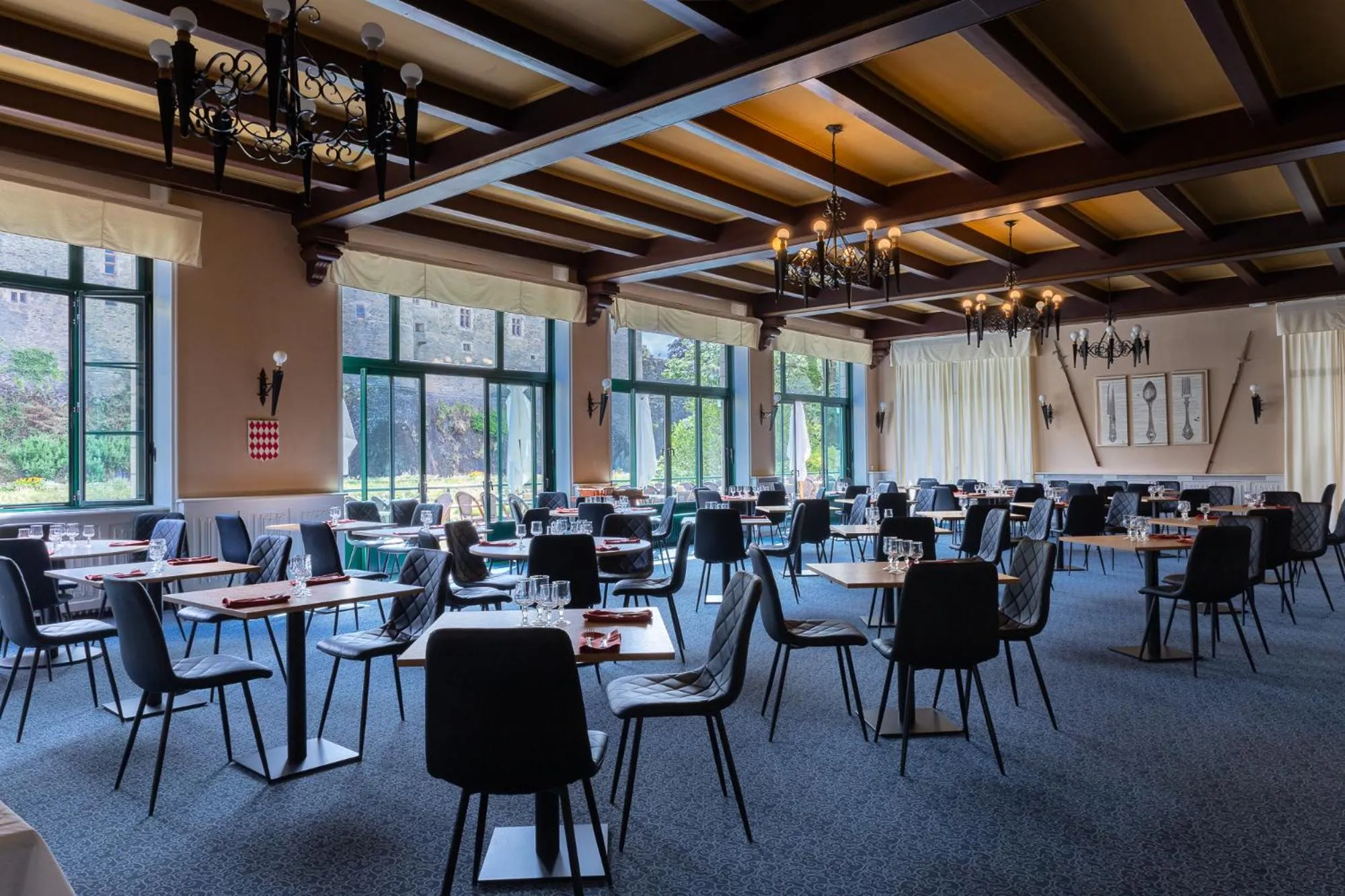 Restaurant/places to eat in Hôtel Restaurant Du Château