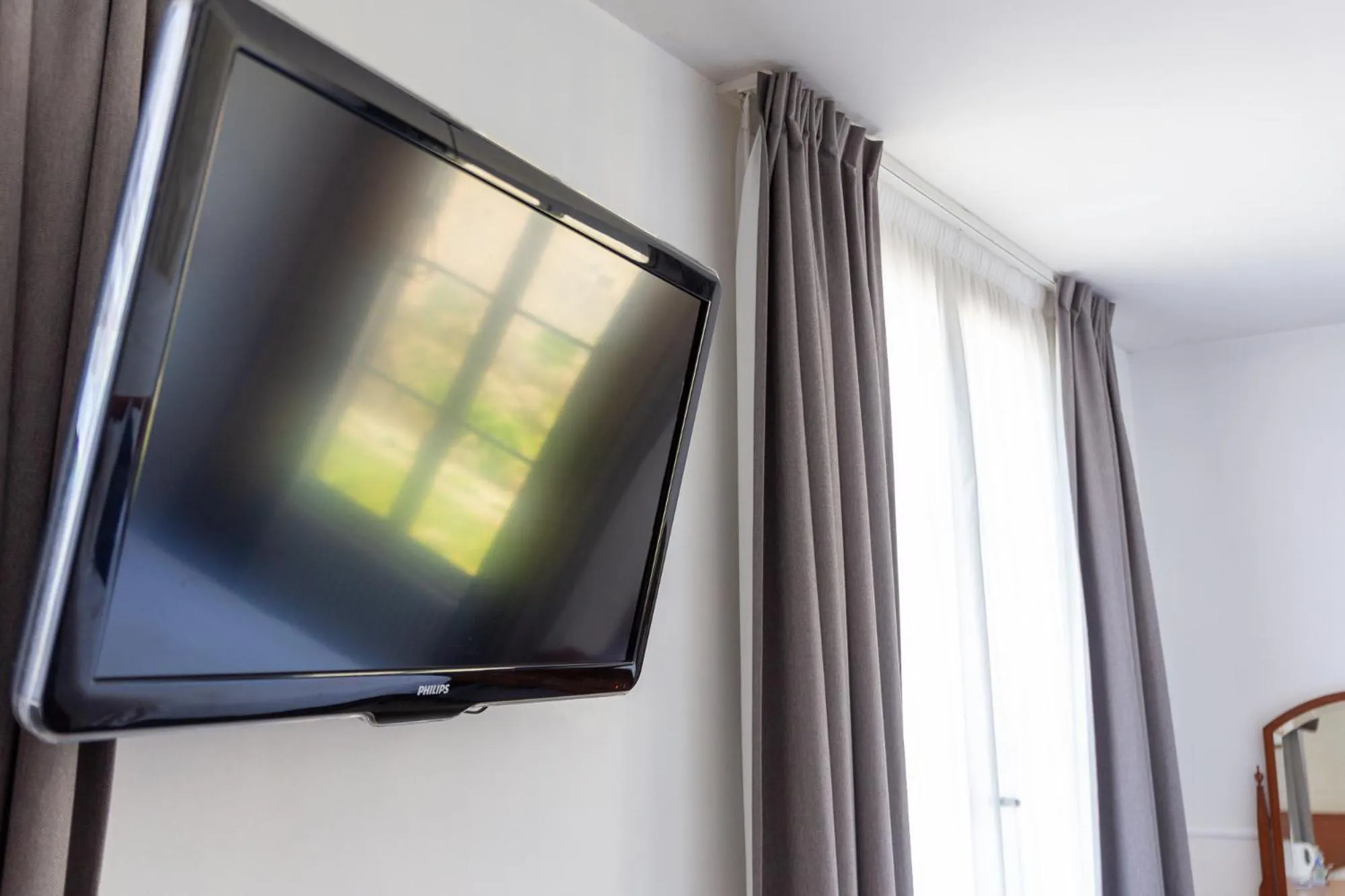 Bedroom in Hôtel Restaurant Du Château
