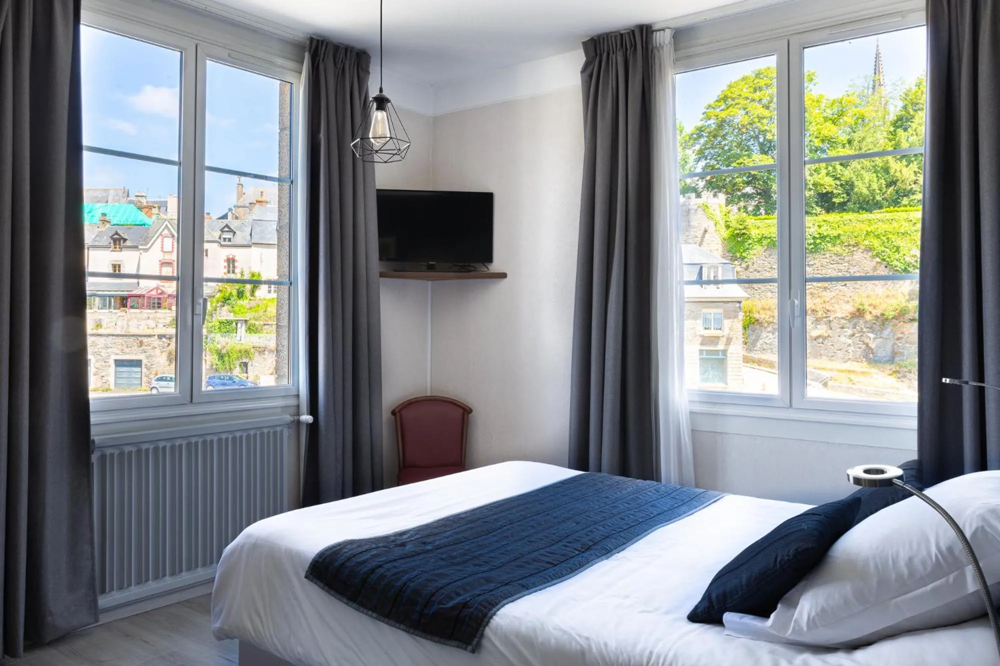 Bedroom, Bed in Hôtel Restaurant Du Château