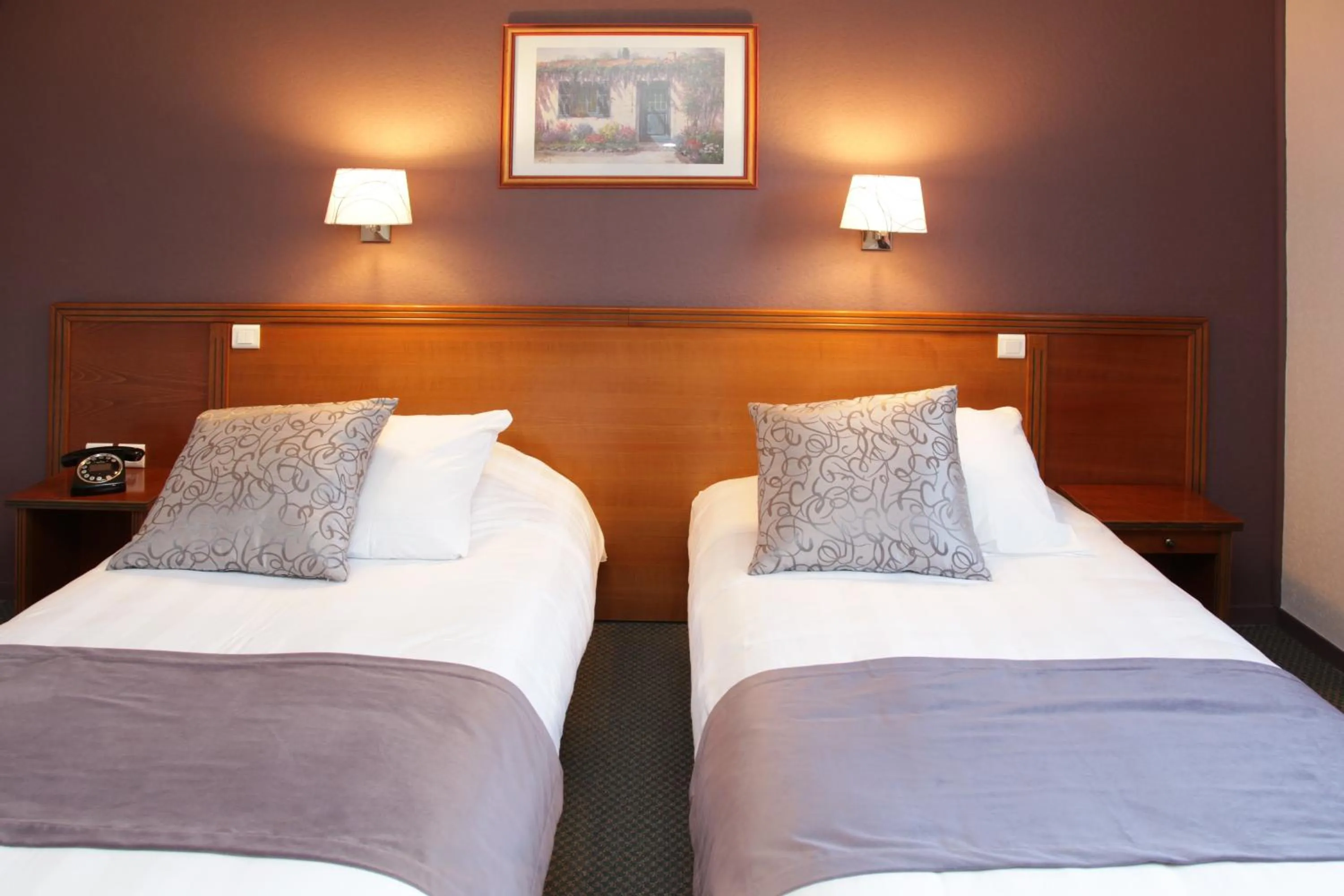 Bed in The Originals City, Hôtel Paray-le-Monial