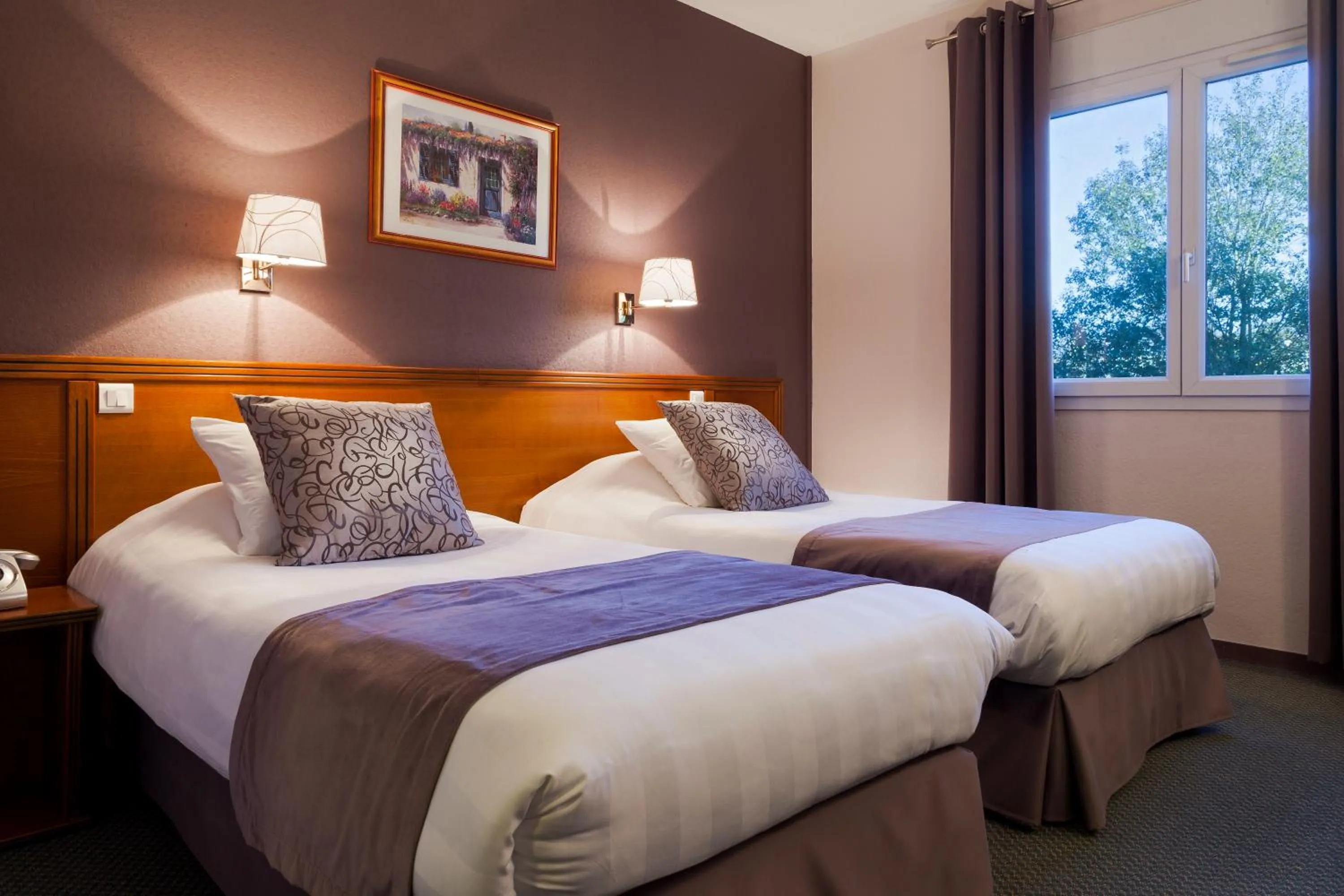 Bed in The Originals City, Hôtel Paray-le-Monial