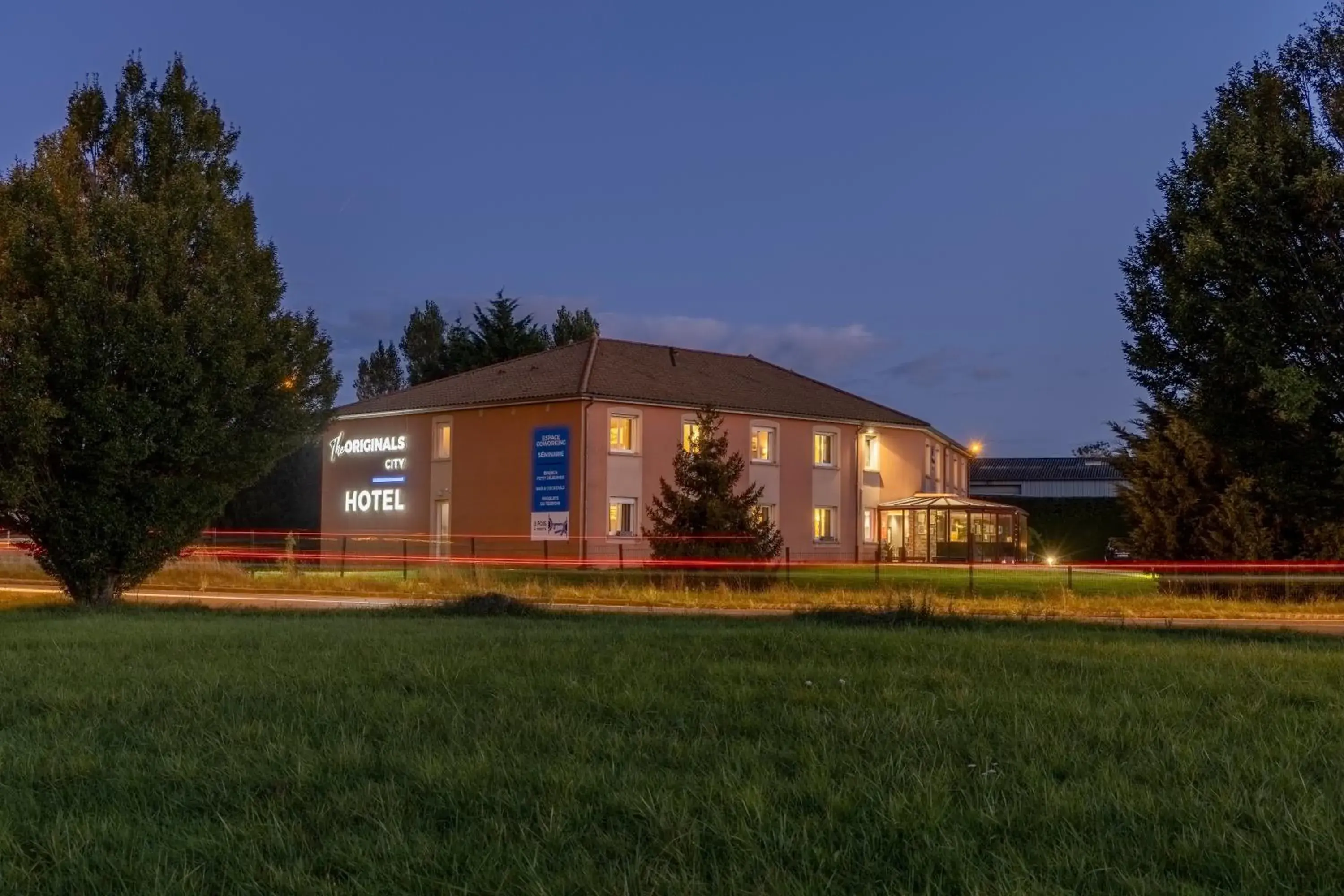 Property building in The Originals City, Hôtel Paray-le-Monial Property building in The Originals City, Hôtel Paray-le-Monial