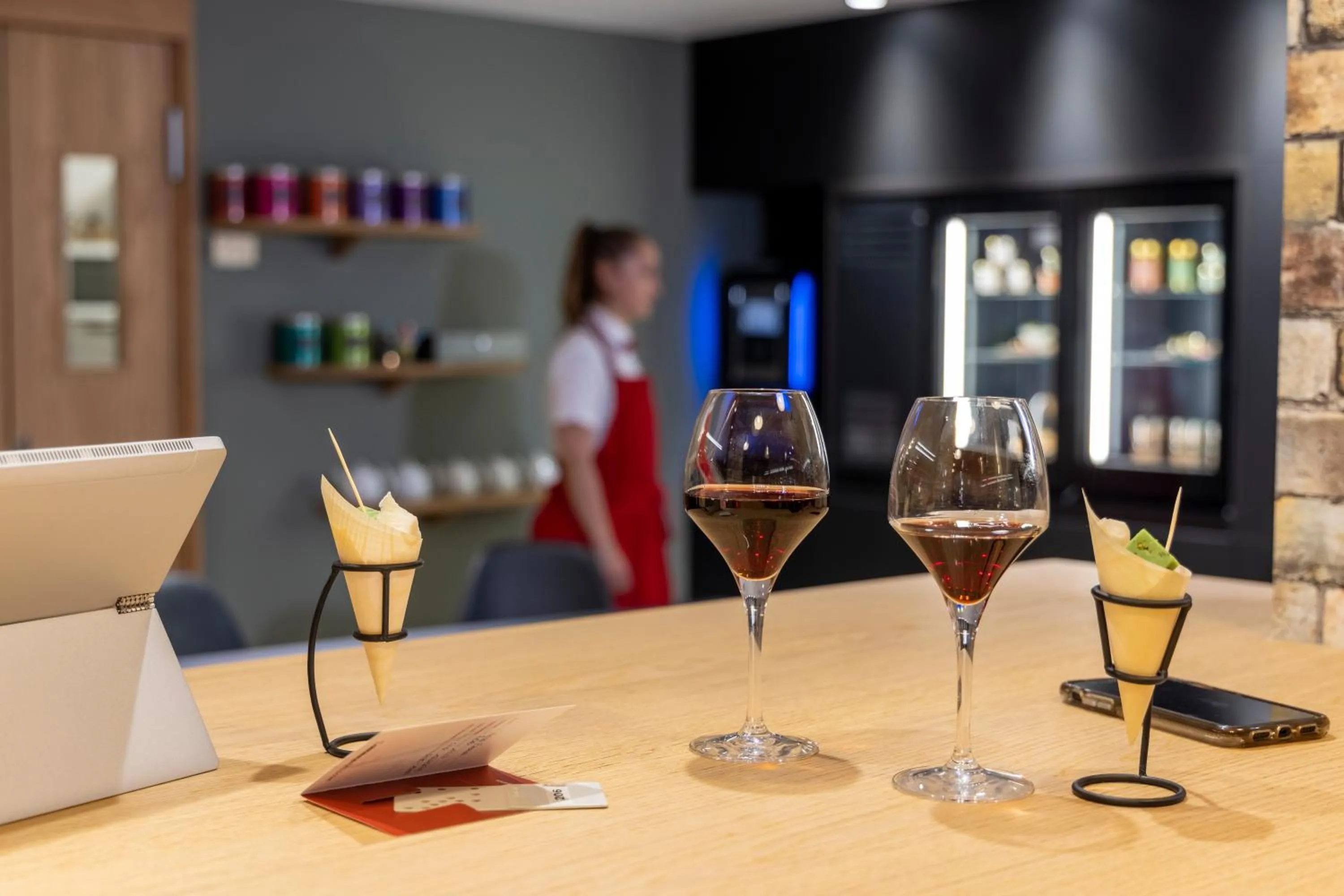 Lounge or bar in The Originals City, Hôtel Paray-le-Monial