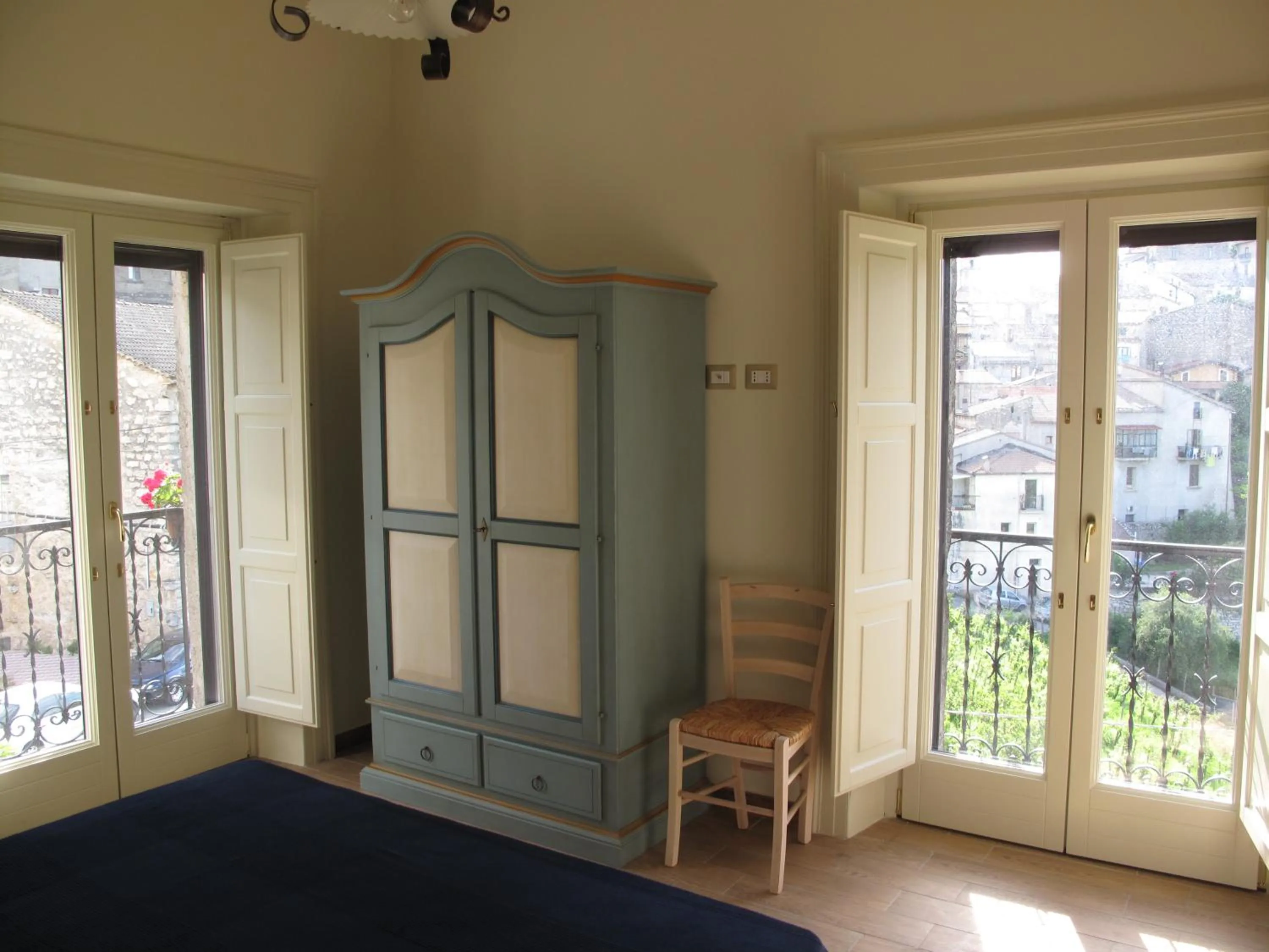 Property building, Bed in Casa Sarlo