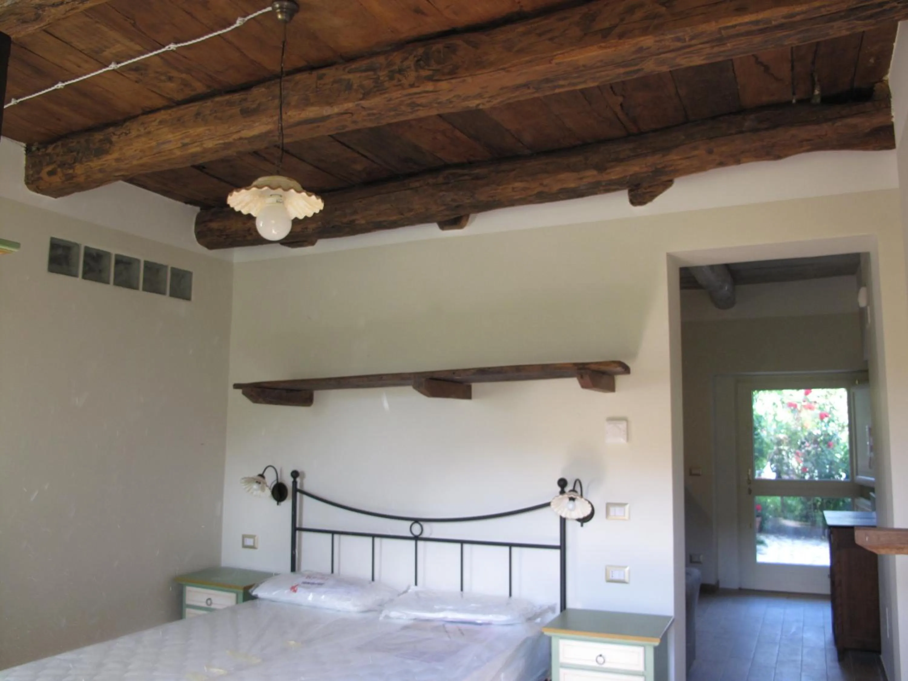 Property building, Bed in Casa Sarlo