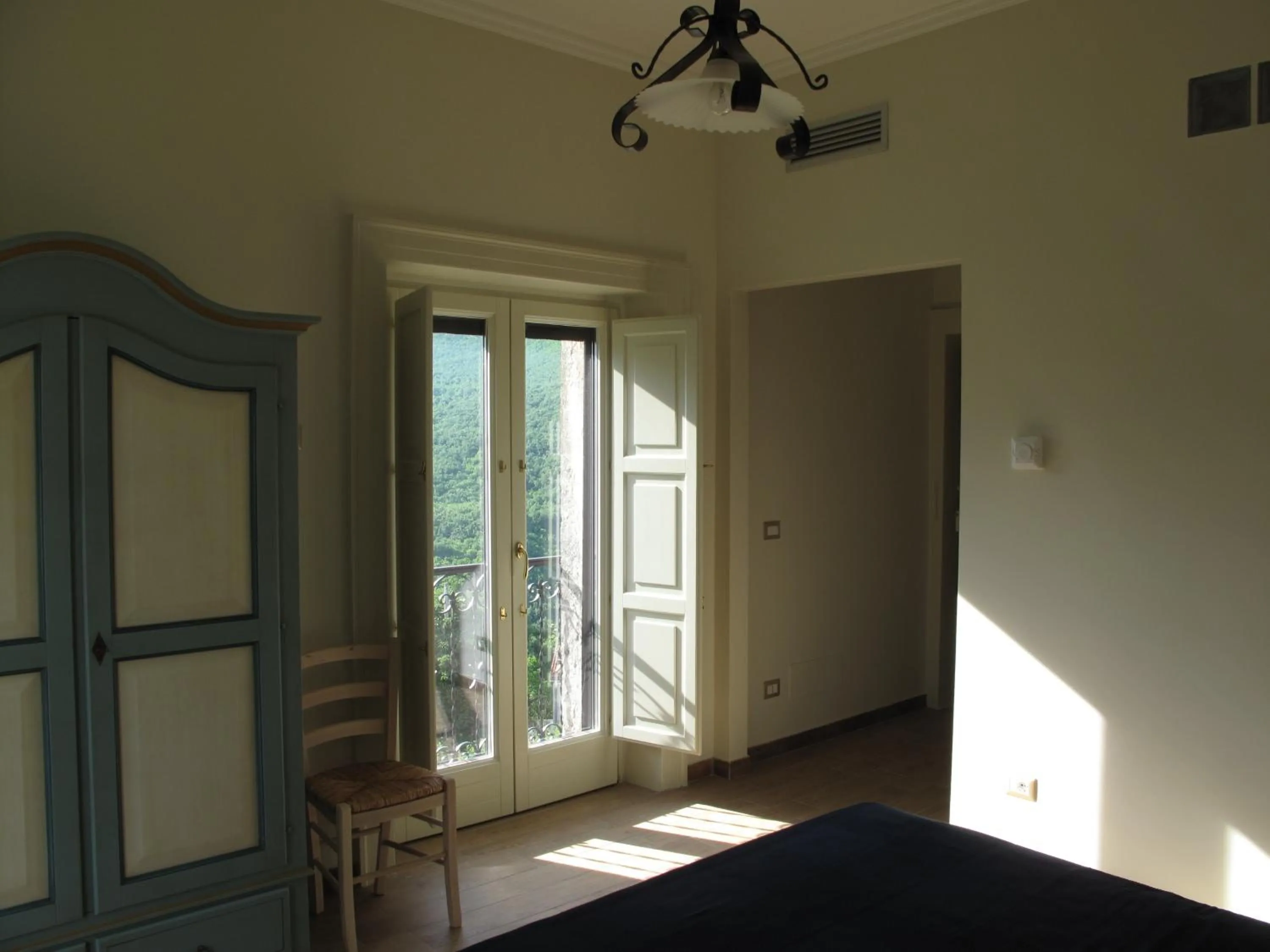 Property building, Bed in Casa Sarlo