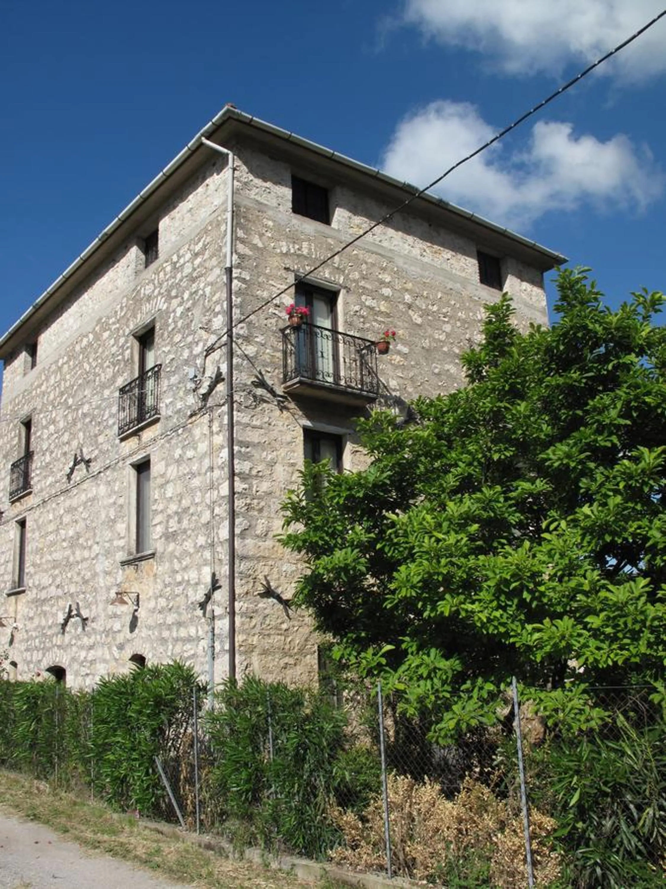 Property building in Casa Sarlo