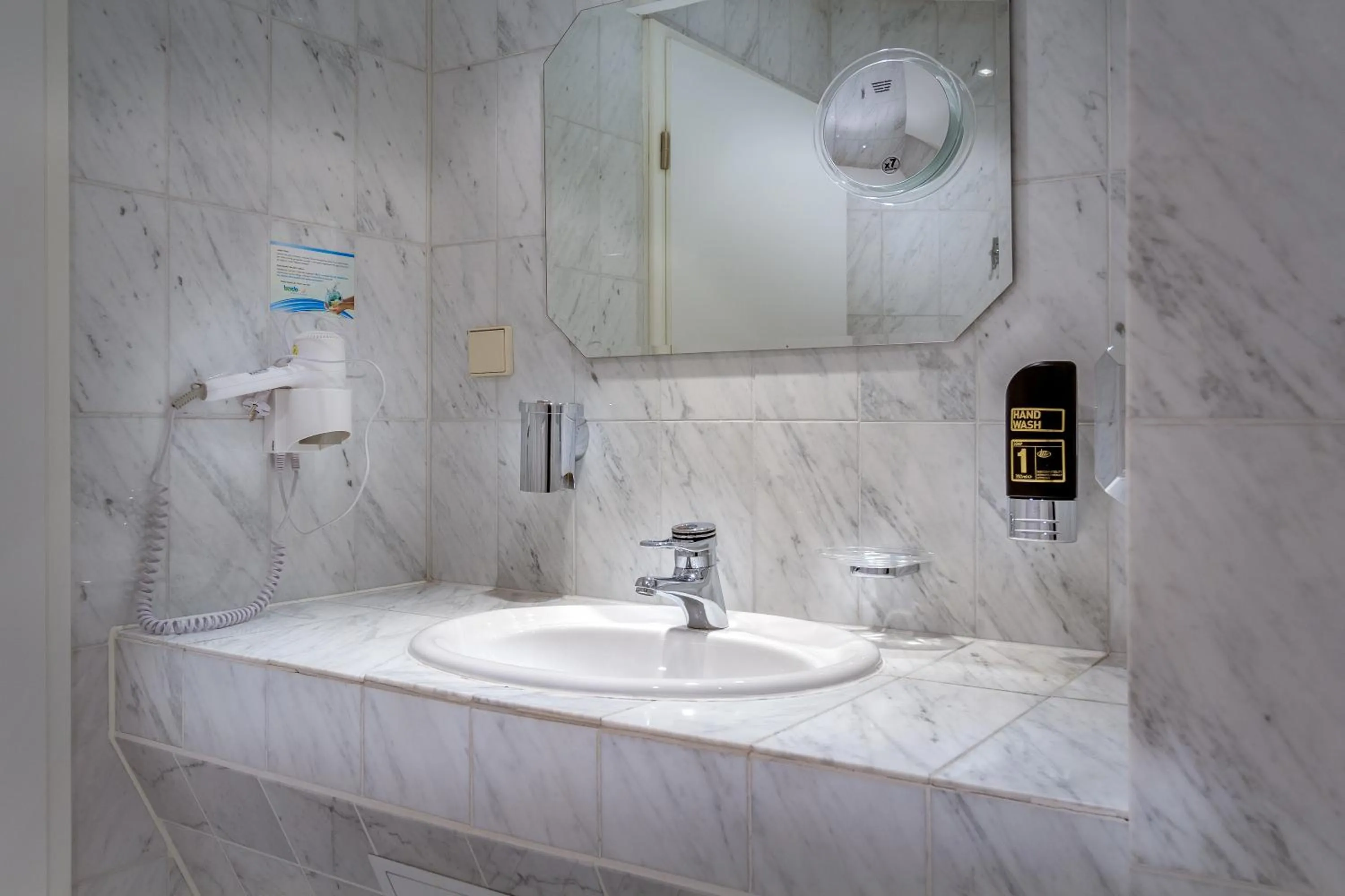 Bathroom in Hotel Deutsches Haus Mittweida