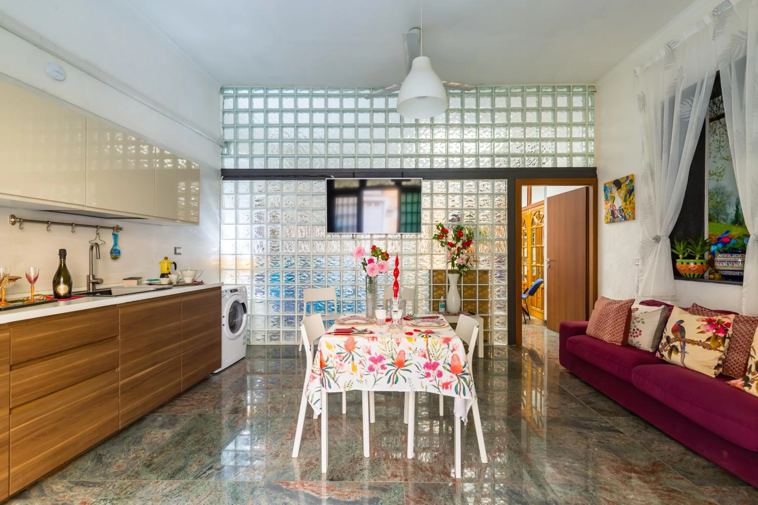 Kitchen or kitchenette in Museo Filangieri Suite