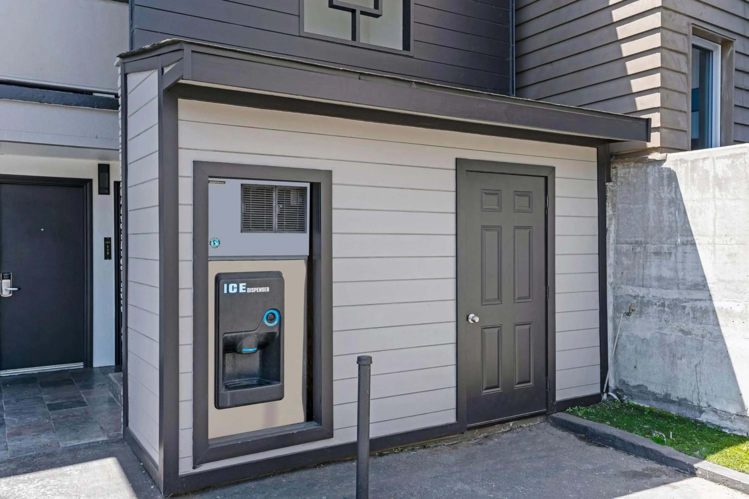 Property building in Sather Berkeley - SureStay Collection by Best Western