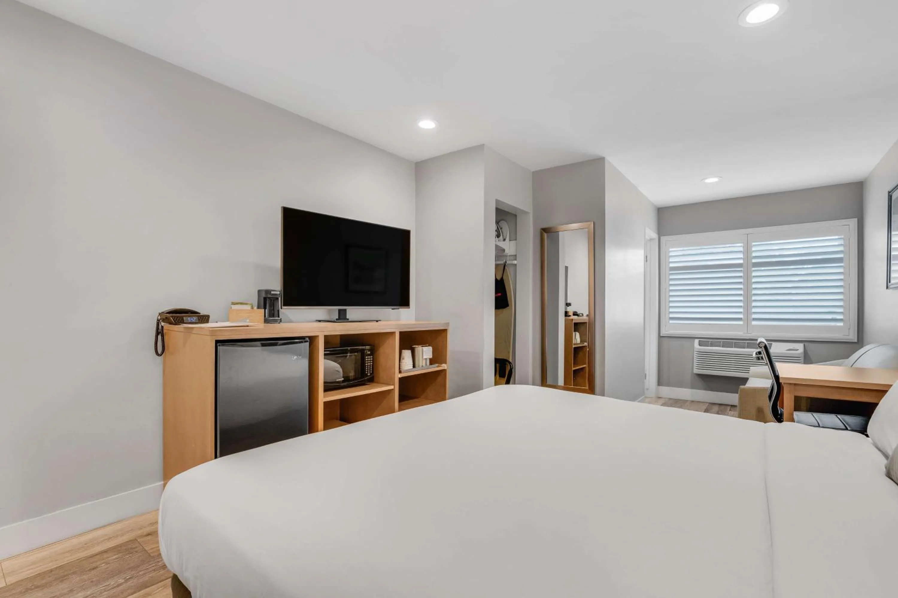 Bedroom, Bed in Sather Berkeley - SureStay Collection by Best Western