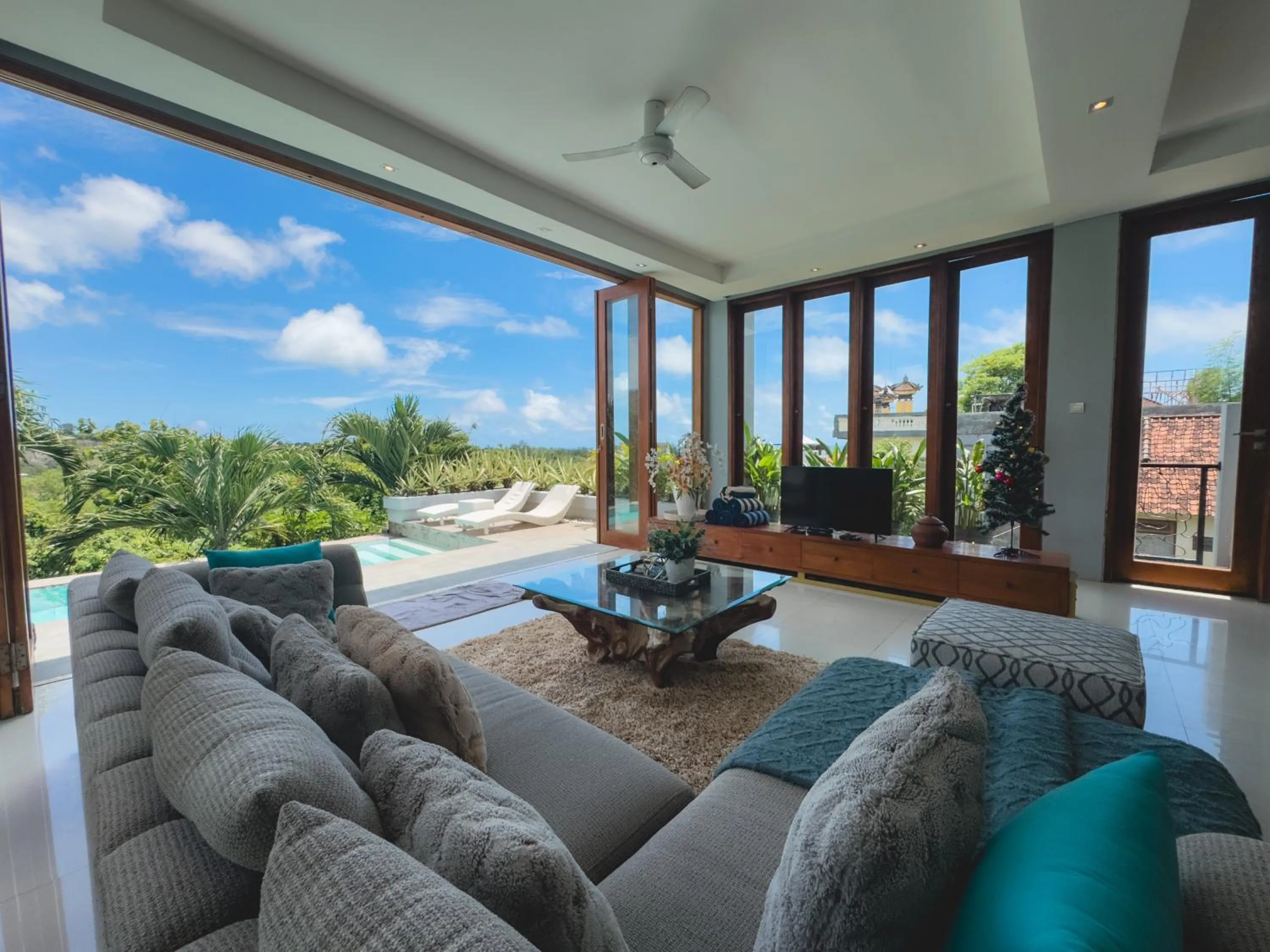 Day in Elmina Villa Bali