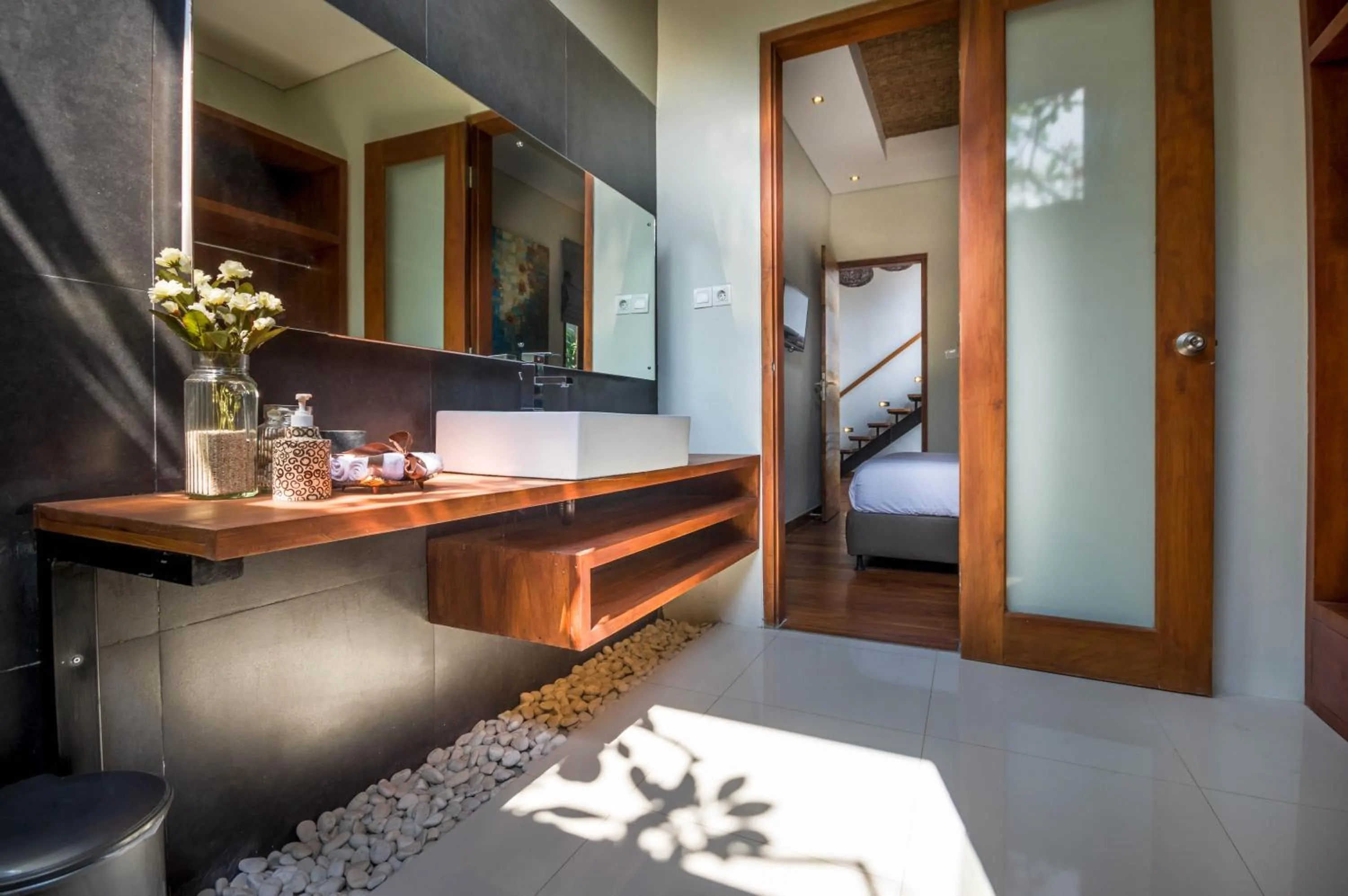 Shower in Elmina Villa Bali