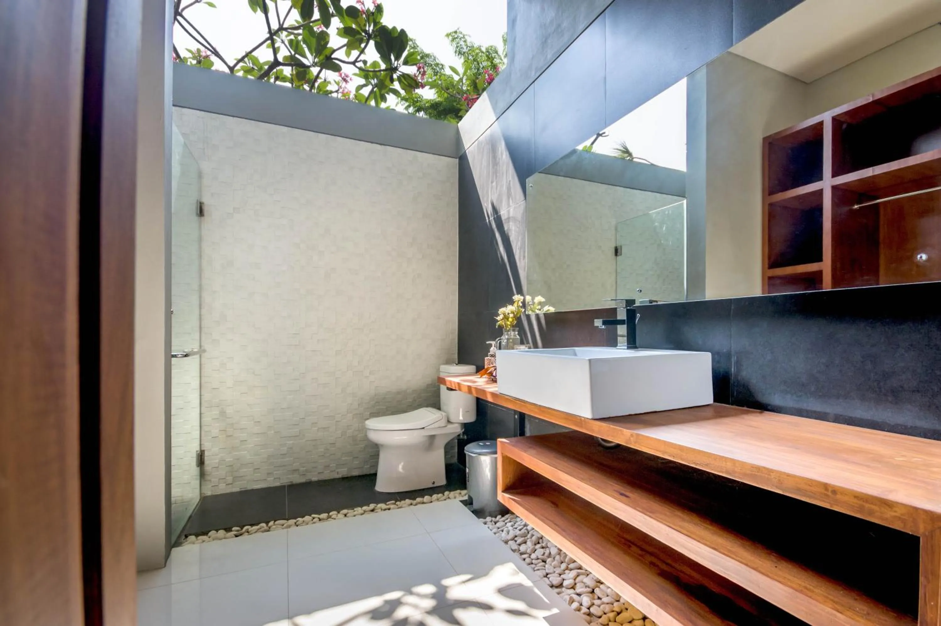Shower in Elmina Villa Bali