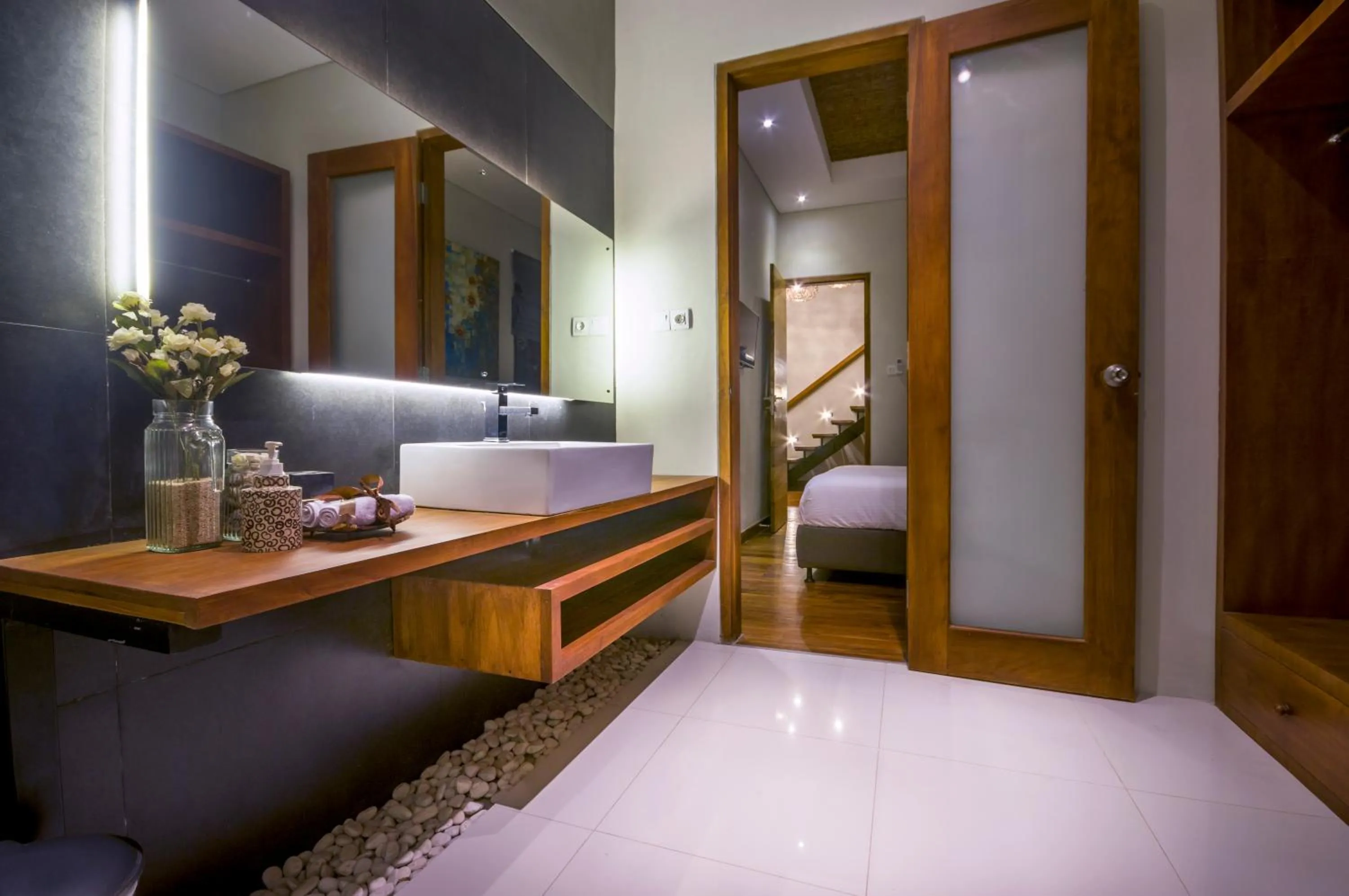 Bathroom, Bed in Elmina Villa Bali