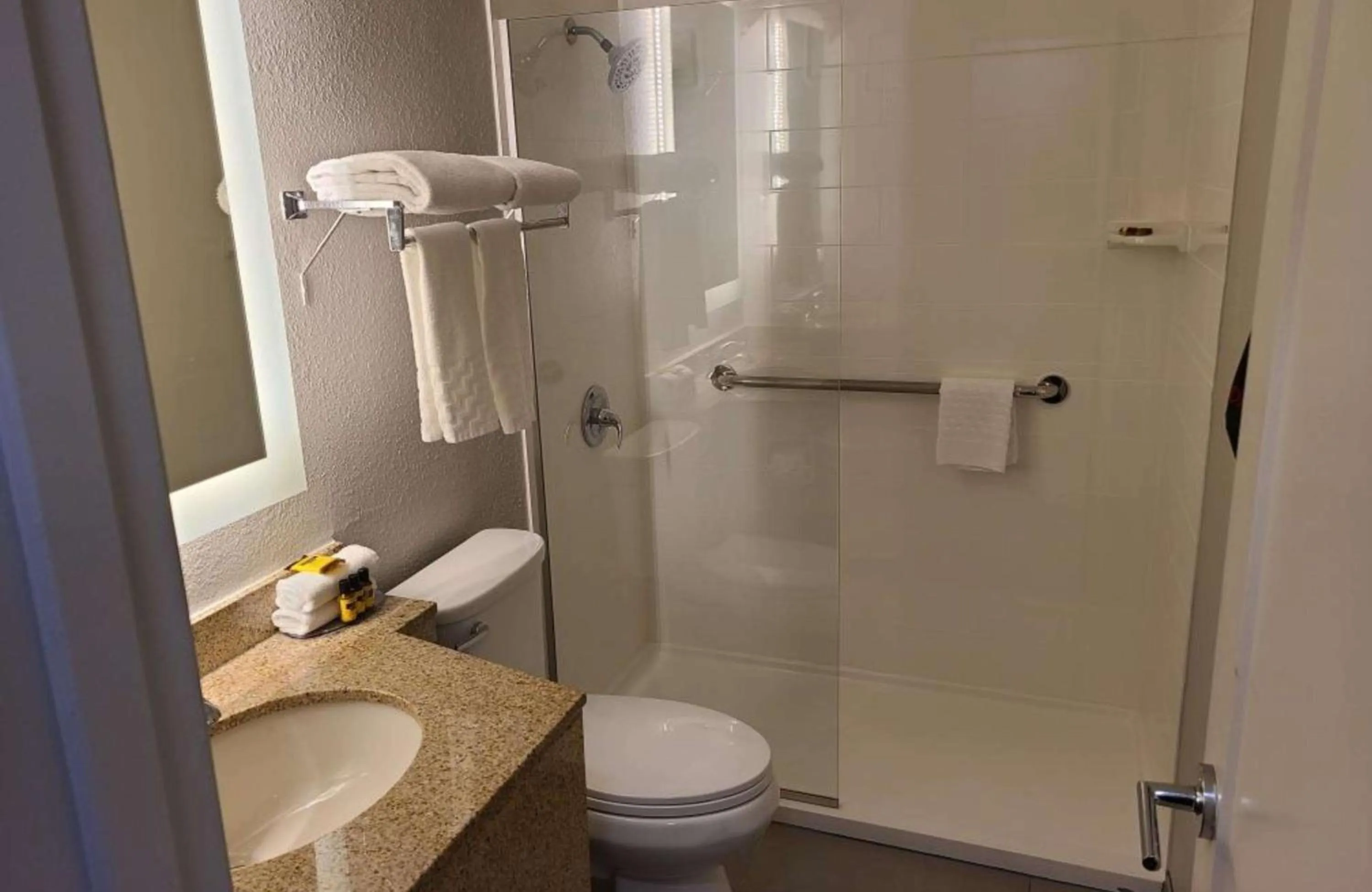 Bathroom in Best Western Plus Como Park Hotel