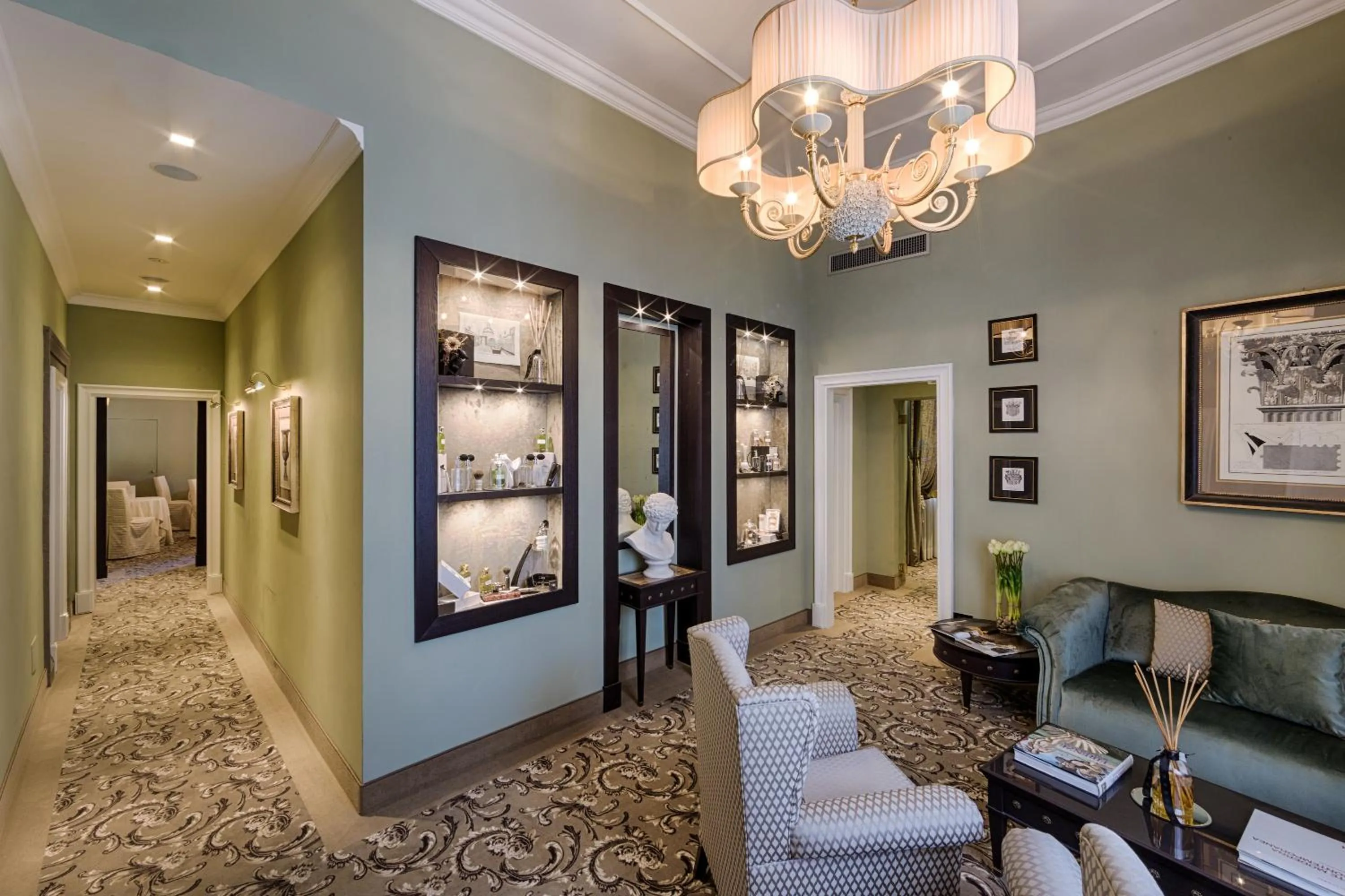 Seating area in Palazzo Roselli Cecconi