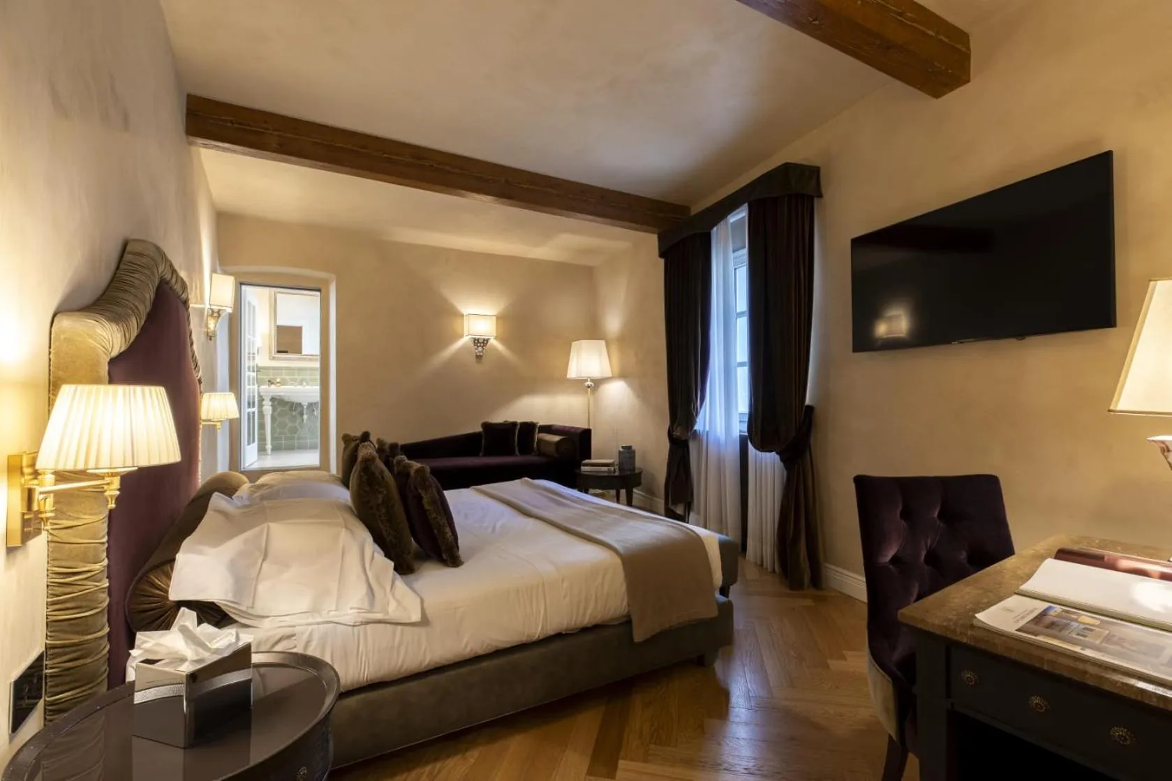 Photo of the whole room, Bed in Palazzo Roselli Cecconi