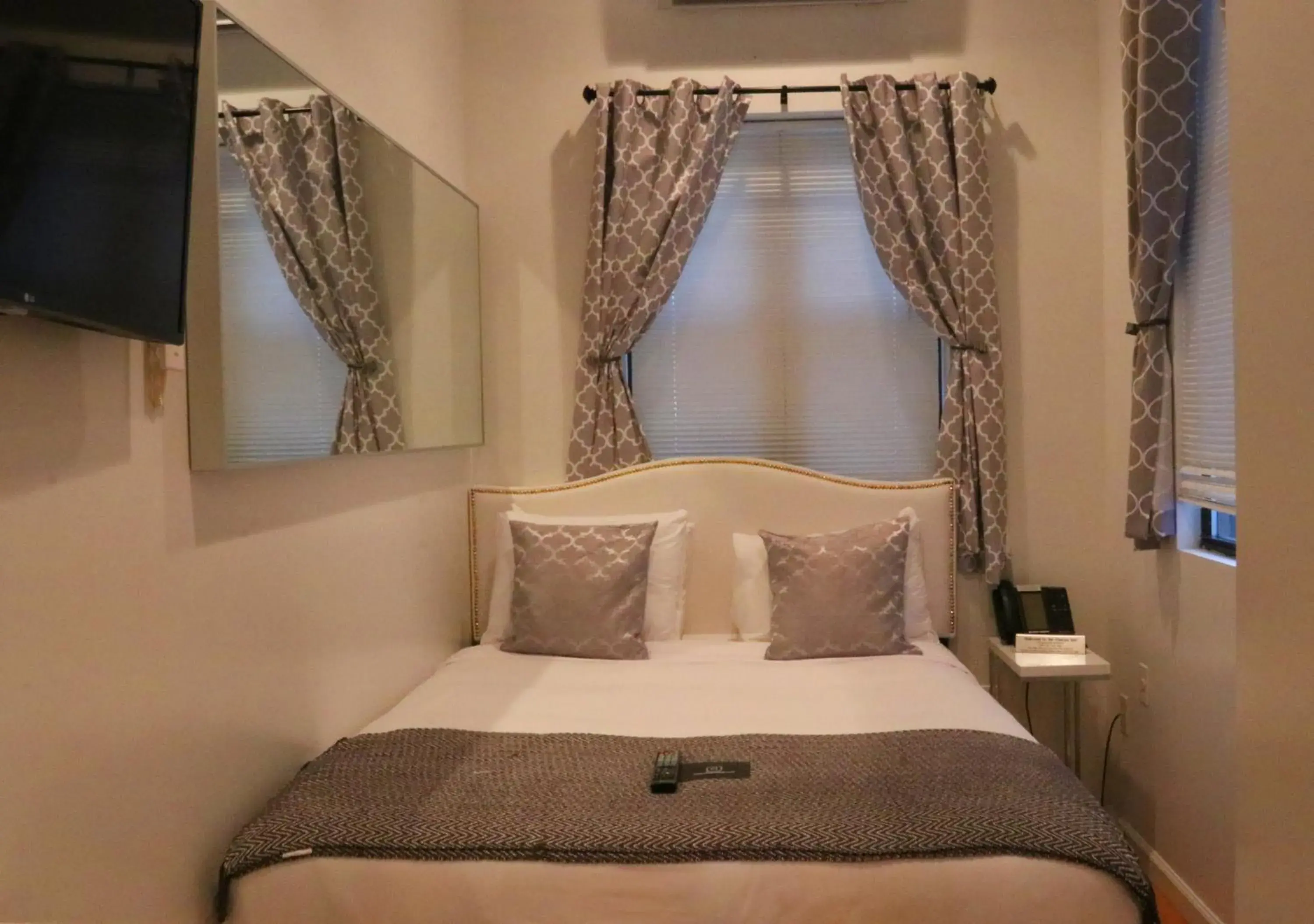 Bed in Chelsea Inn Bed in Chelsea Inn