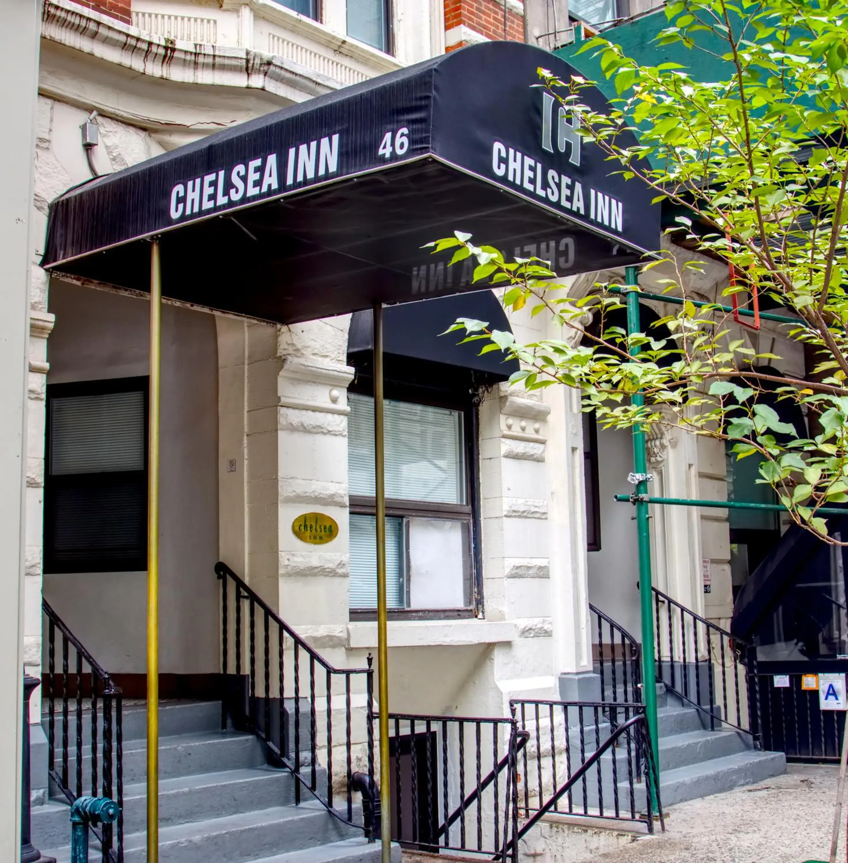 Facade/entrance in Chelsea Inn Facade/entrance in Chelsea Inn