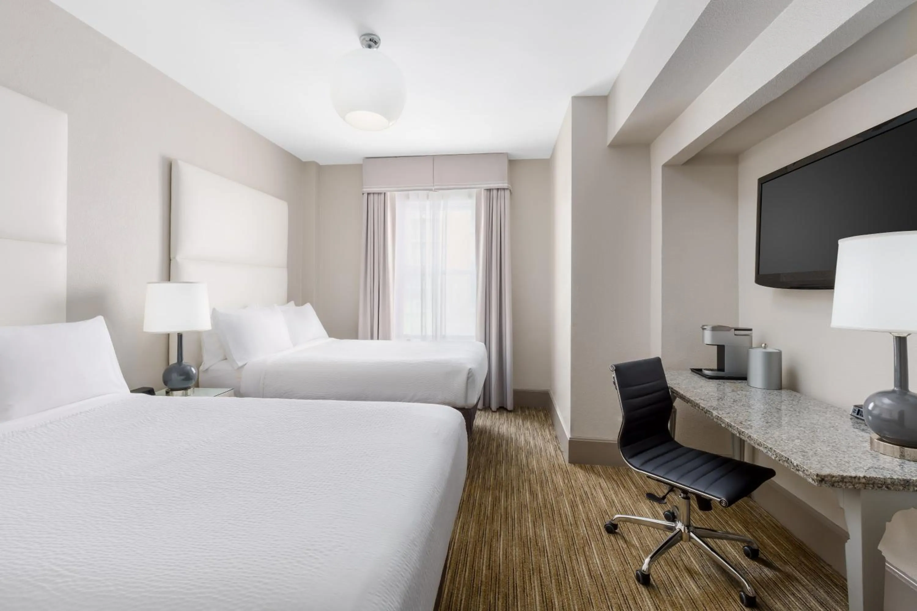 TV and multimedia, Bed in Holiday Inn Express Chicago - Magnificent Mile by IHG