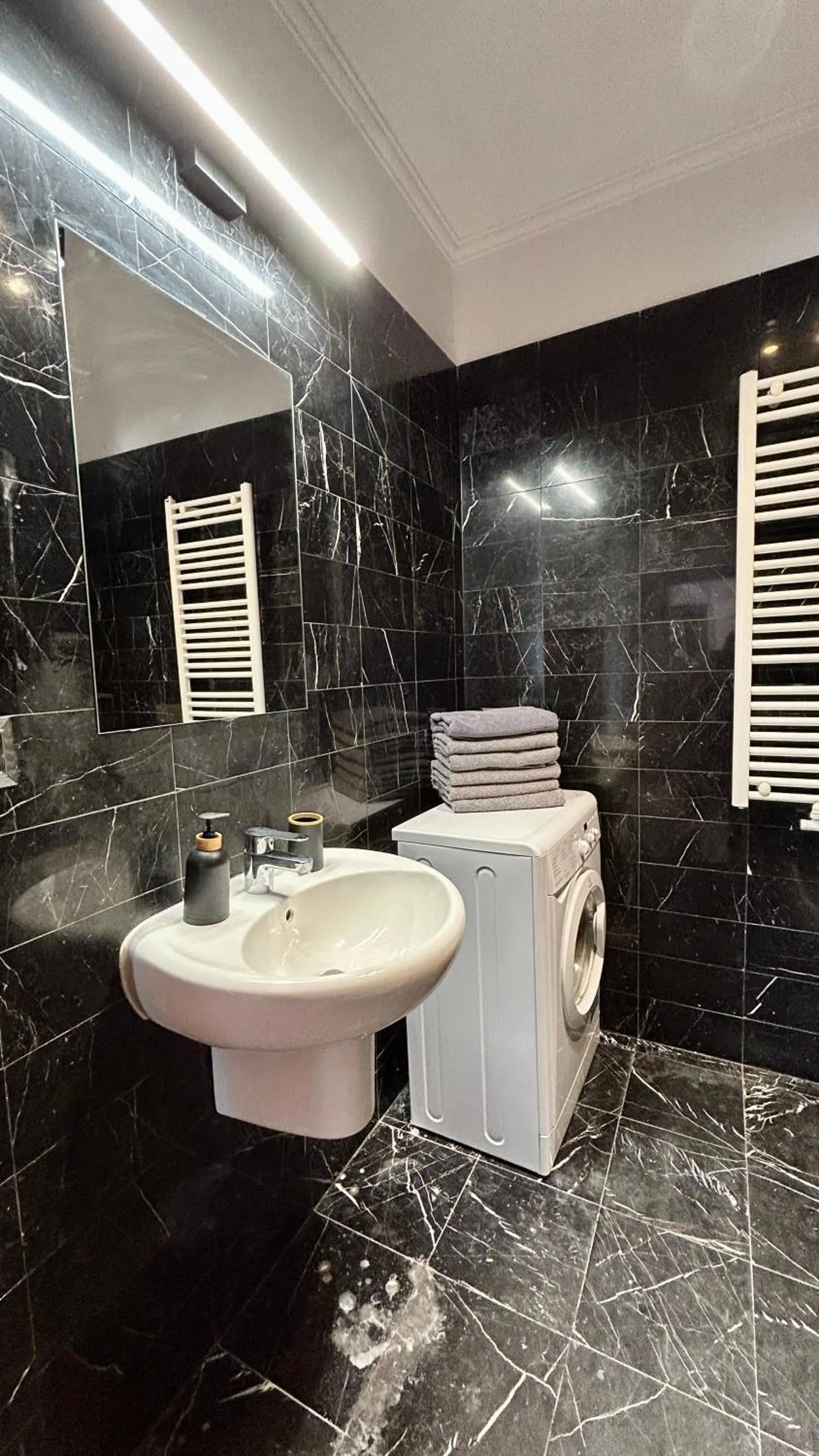 Toilet in Mala Italia Apartments