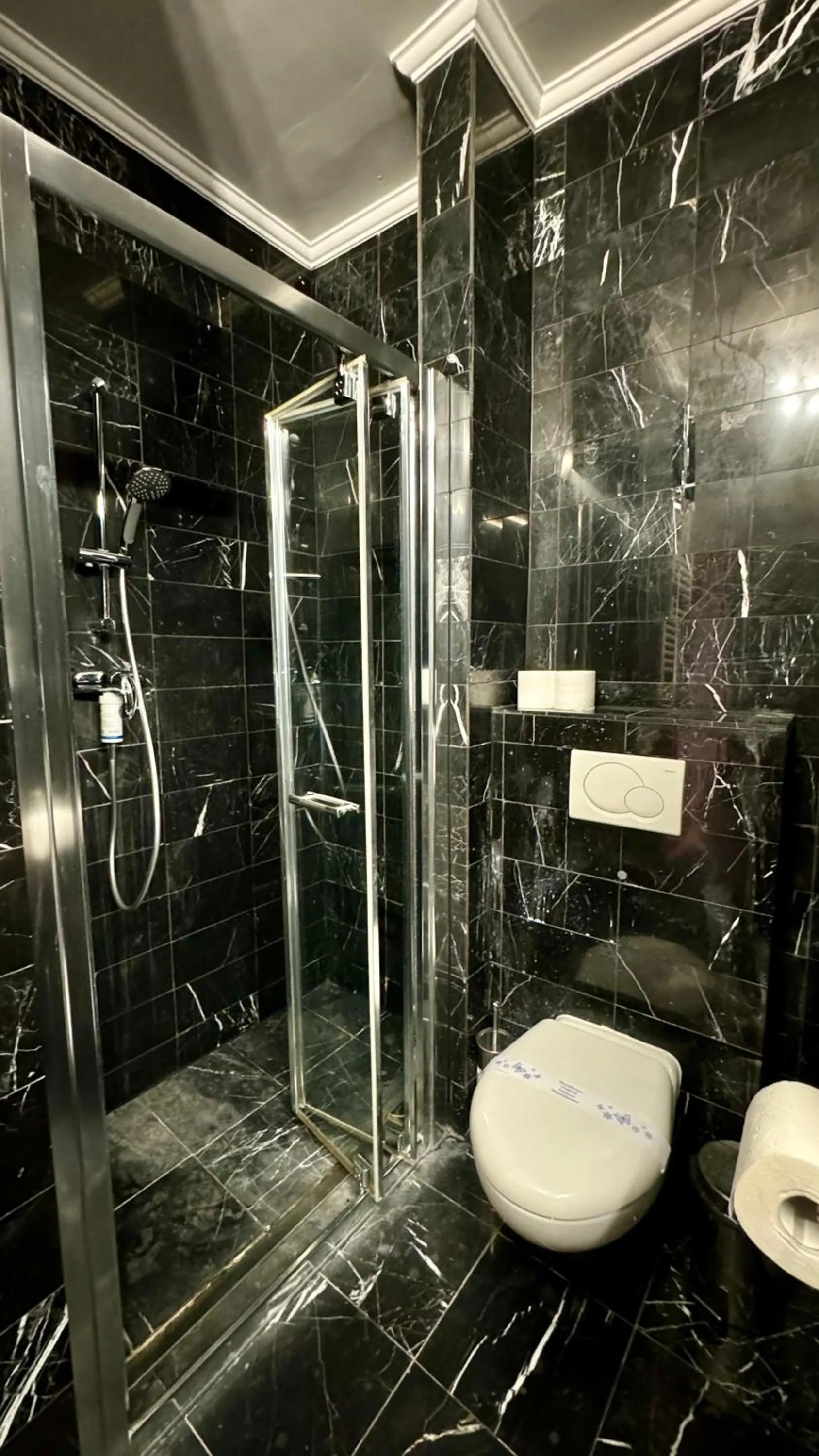 Bathroom in Mala Italia Apartments