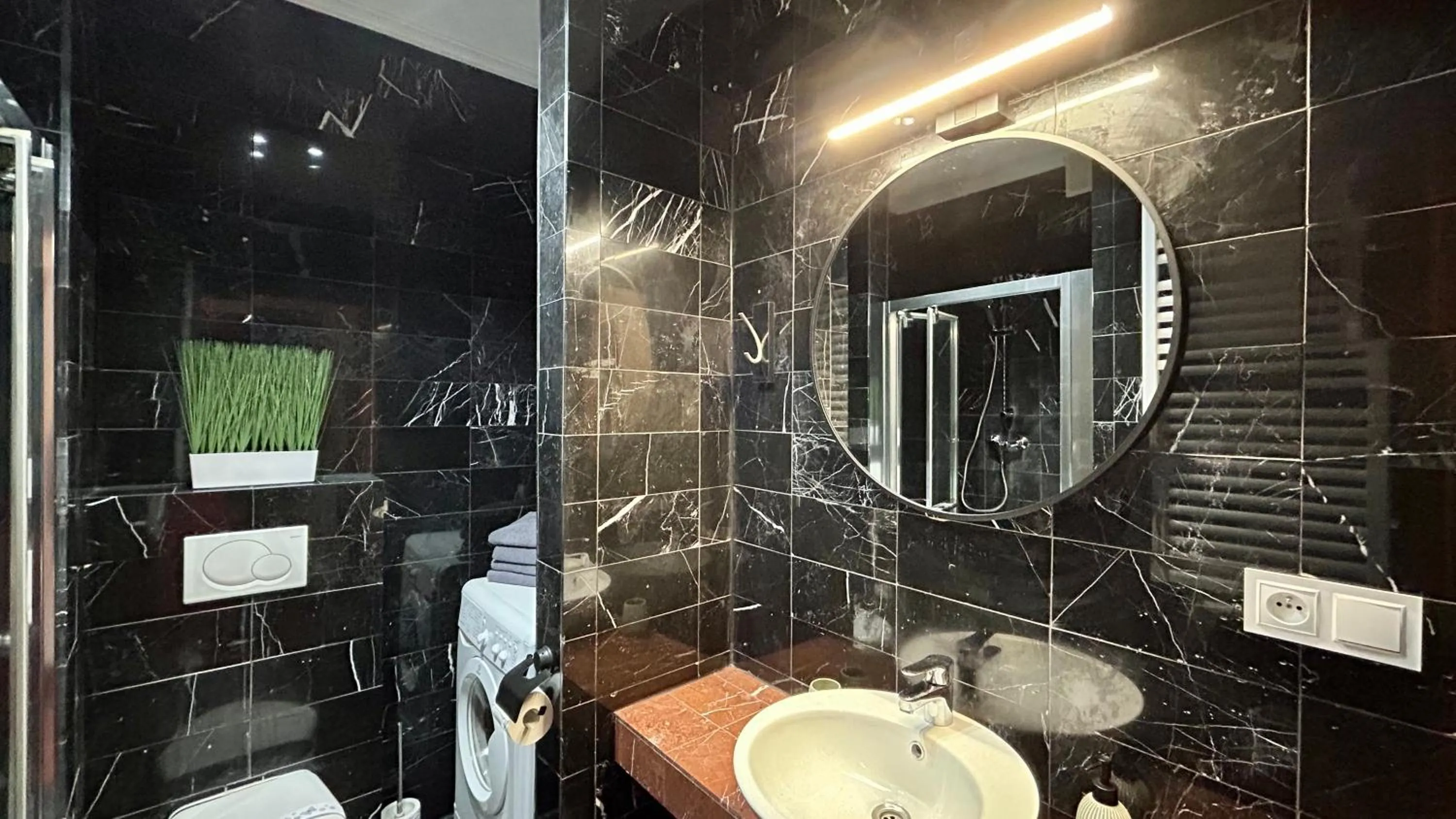 Toilet in Mala Italia Apartments