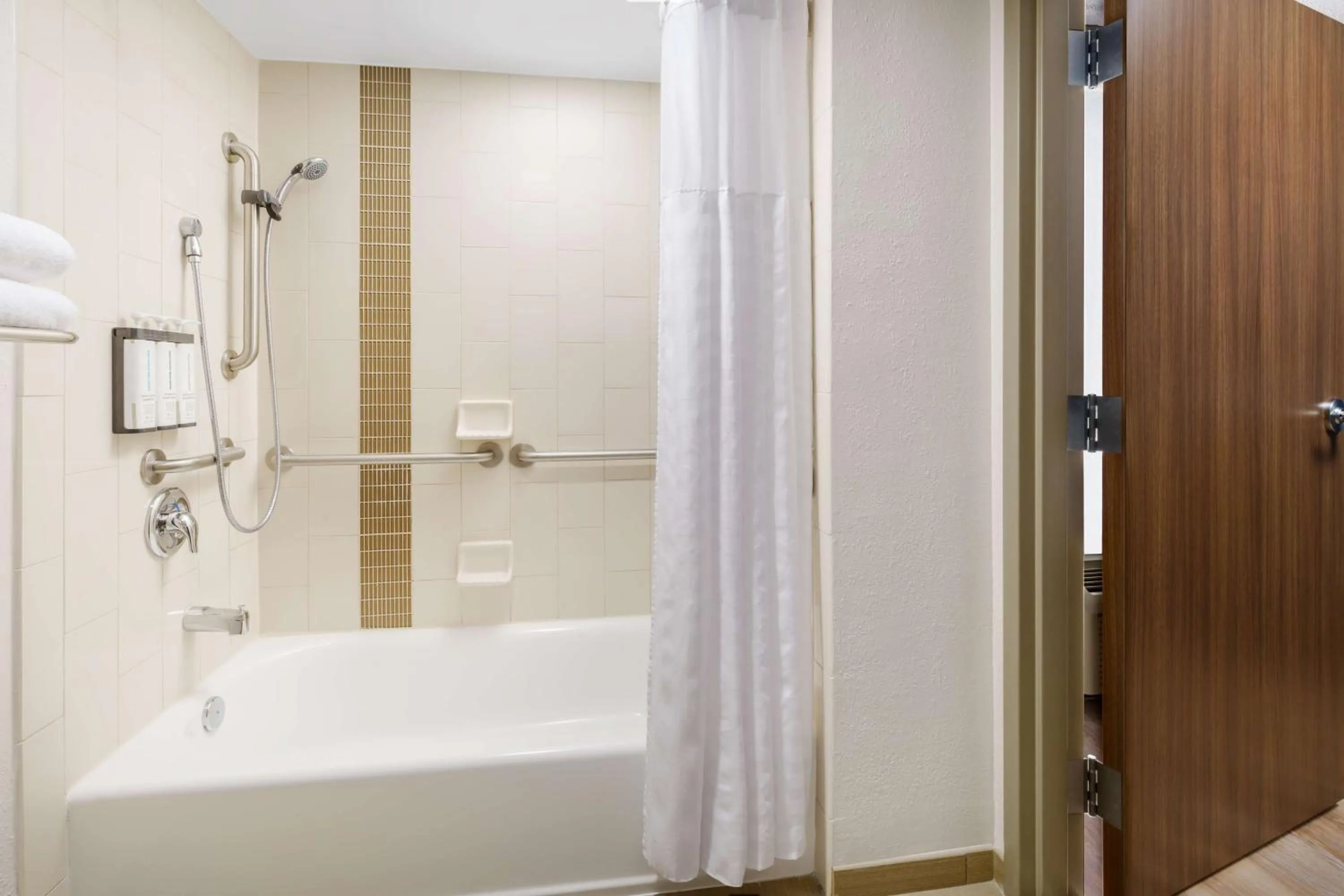 Bathroom in Hyatt Place across from Universal Orlando Resort