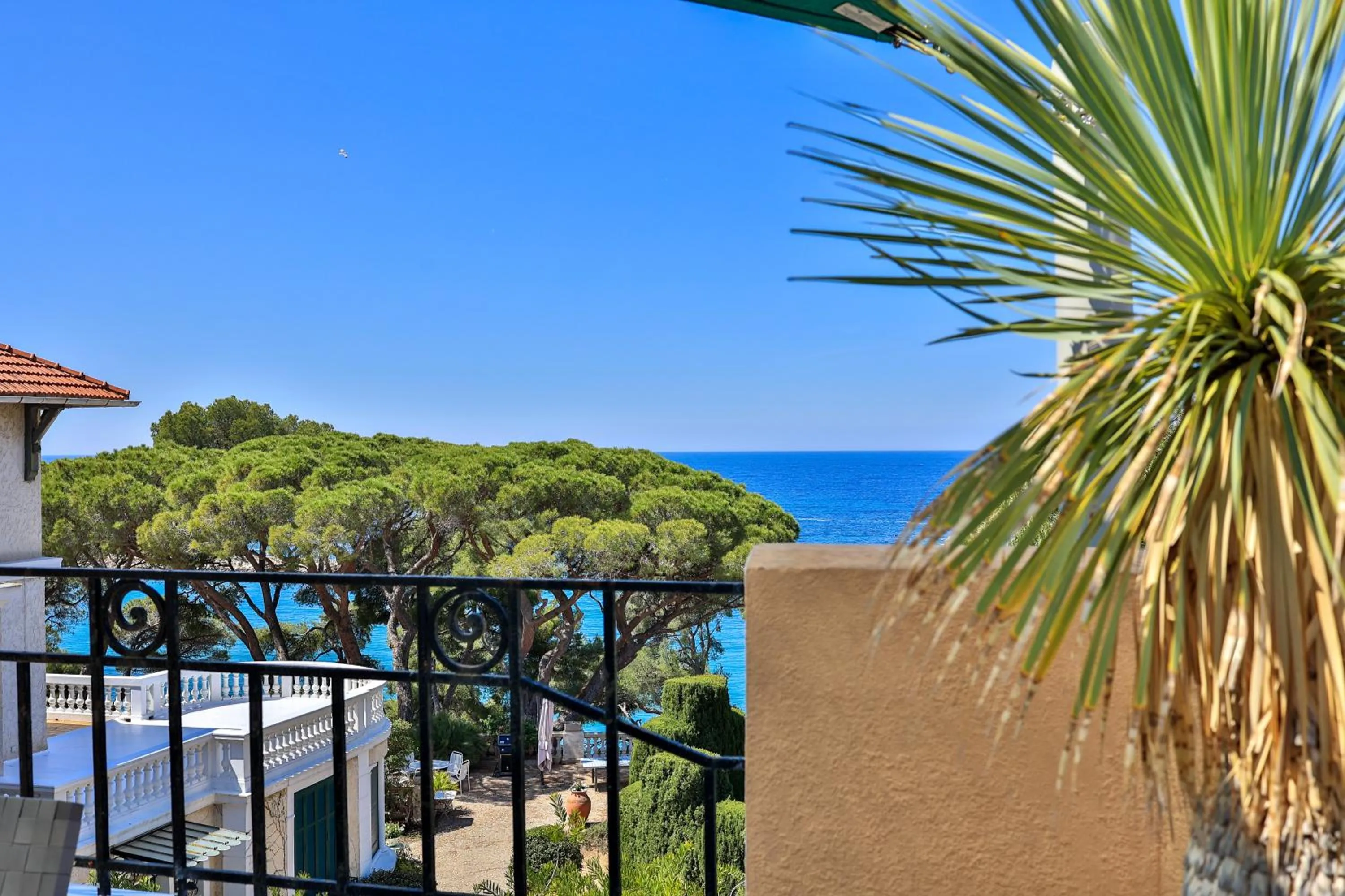 Sea view in Hôtel Provençal